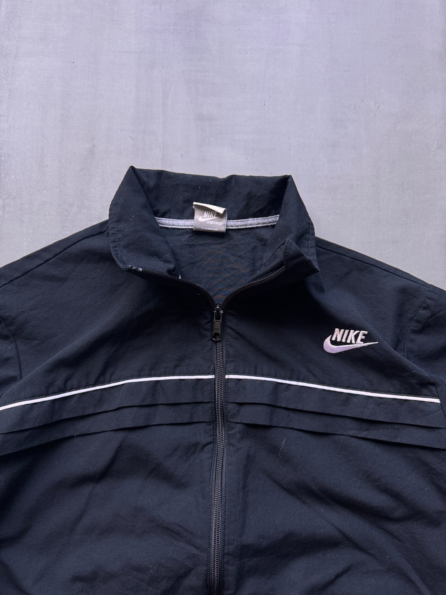 VINTAGE NIKE BLACK TRACK JACKET - S