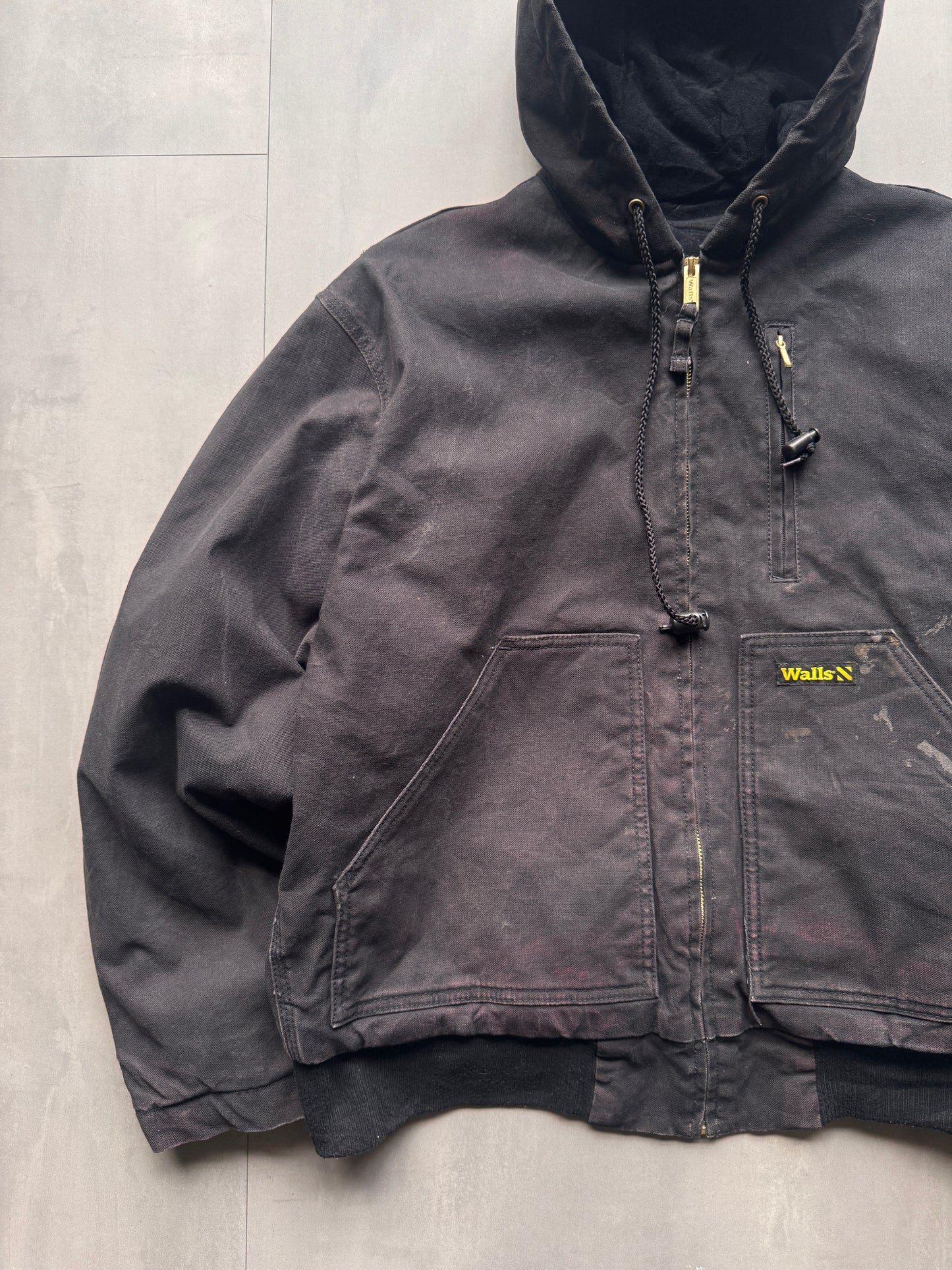 VINTAGE WALLS BLACK ACTIVE JACKET - M