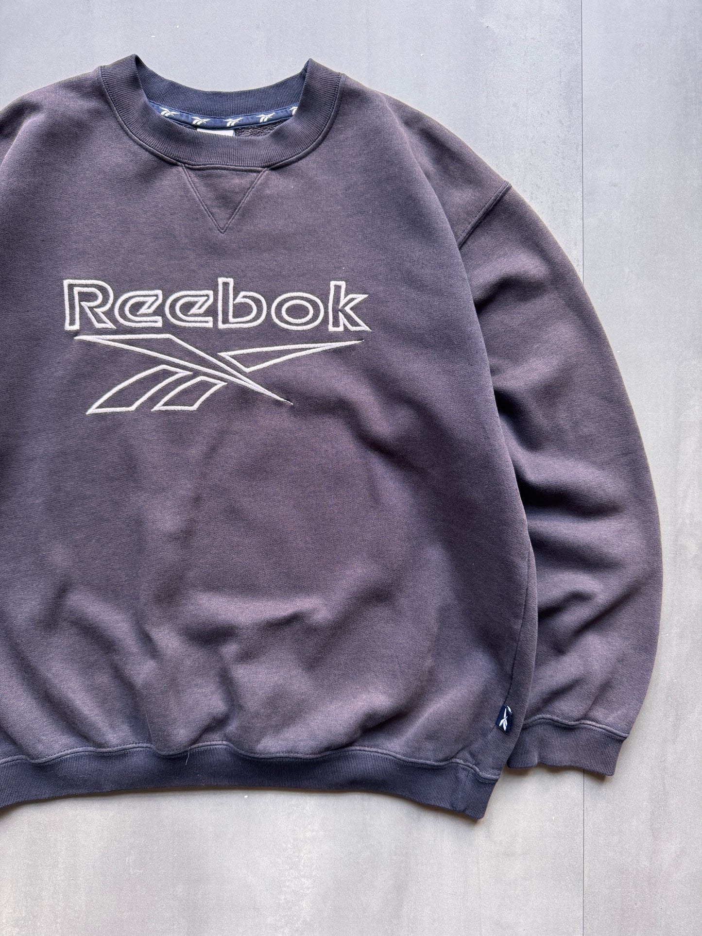 VINTAGE REEBOK FADED GREY SWEATER - S