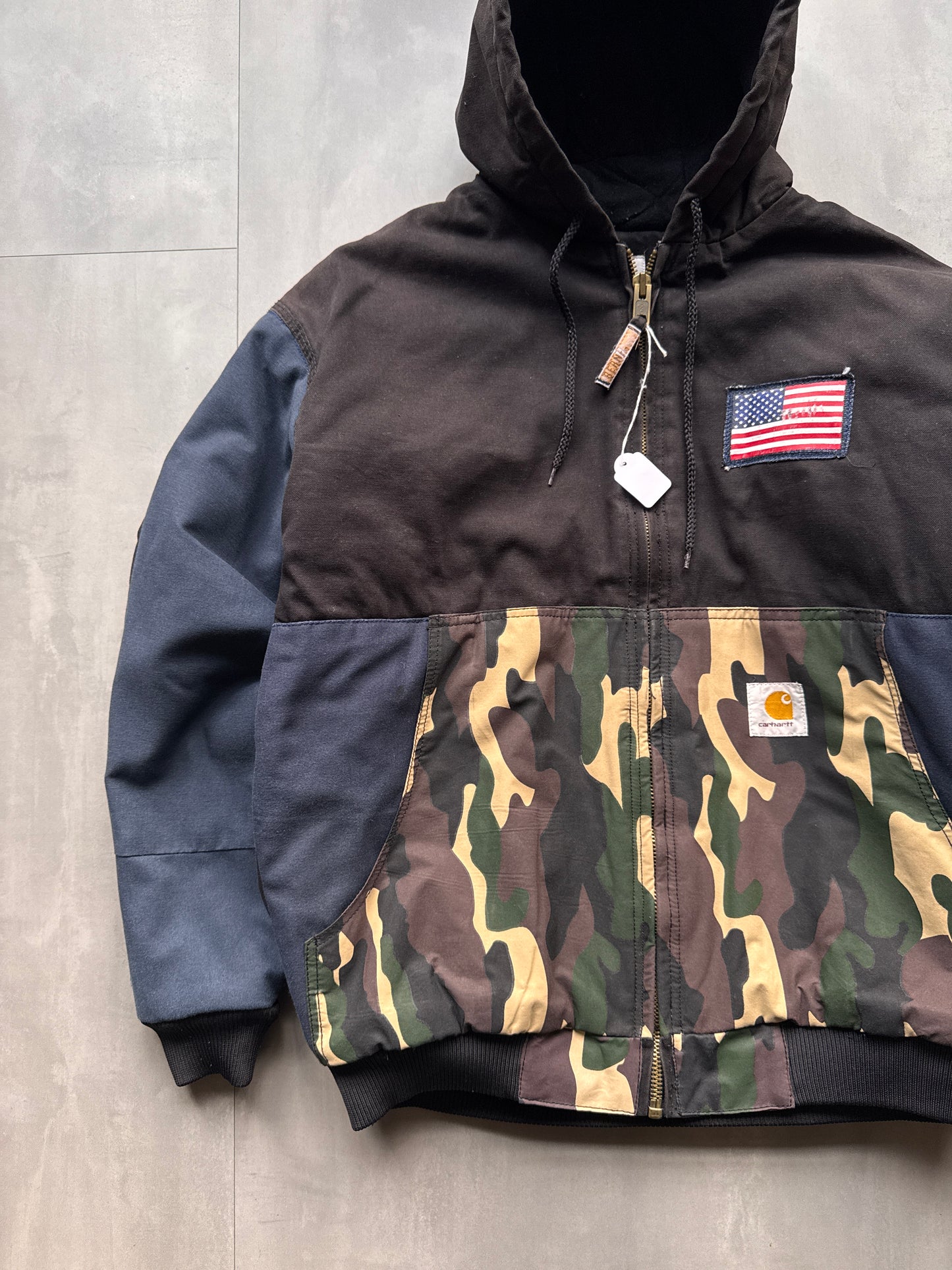 VINTAGE CARHARTT REWORKED CAMO PATTERN ACTIVE JACKET - M