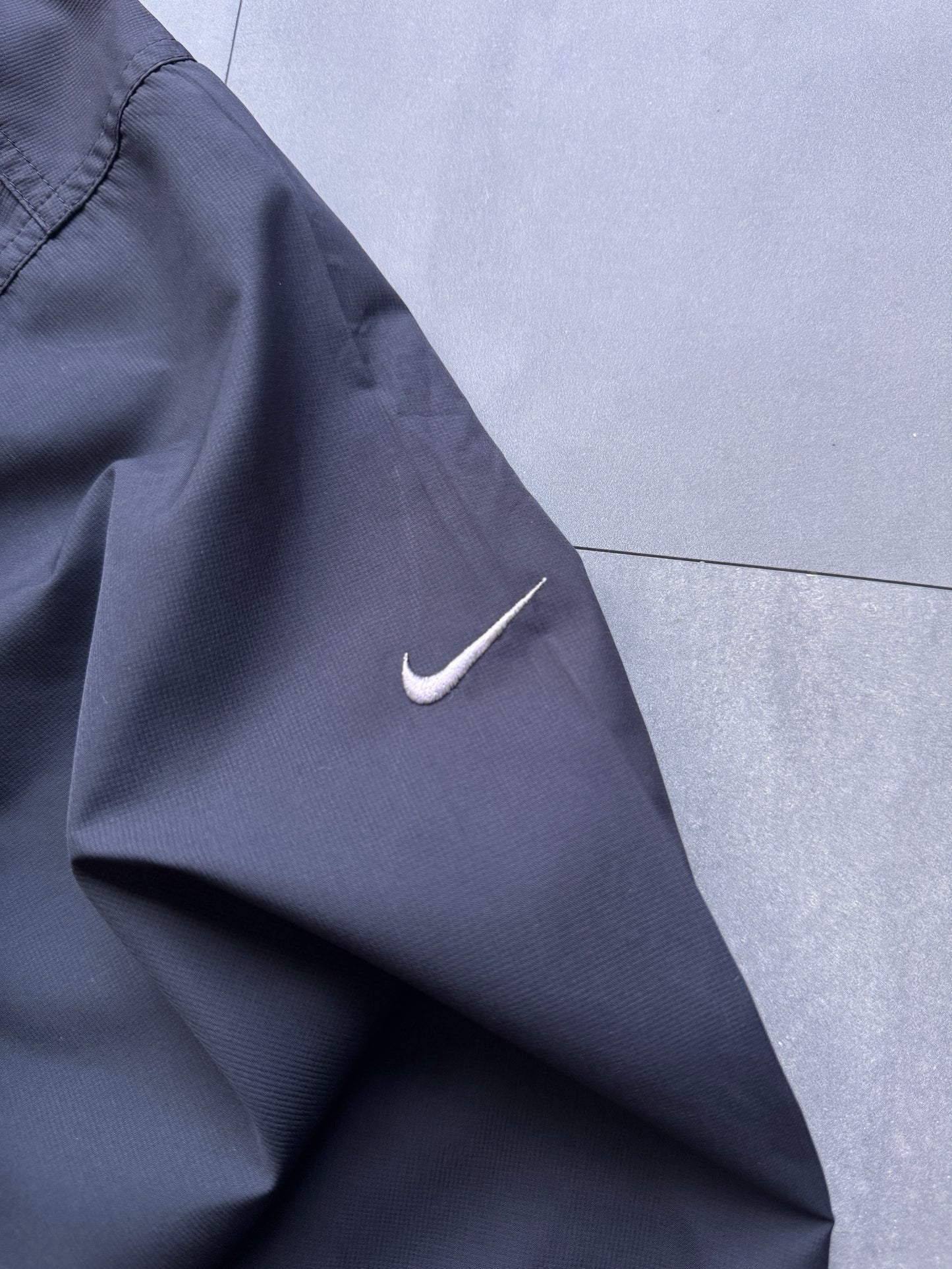 VINTAGE NIKE GOLF DARK GREY WINDBREAKER - L
