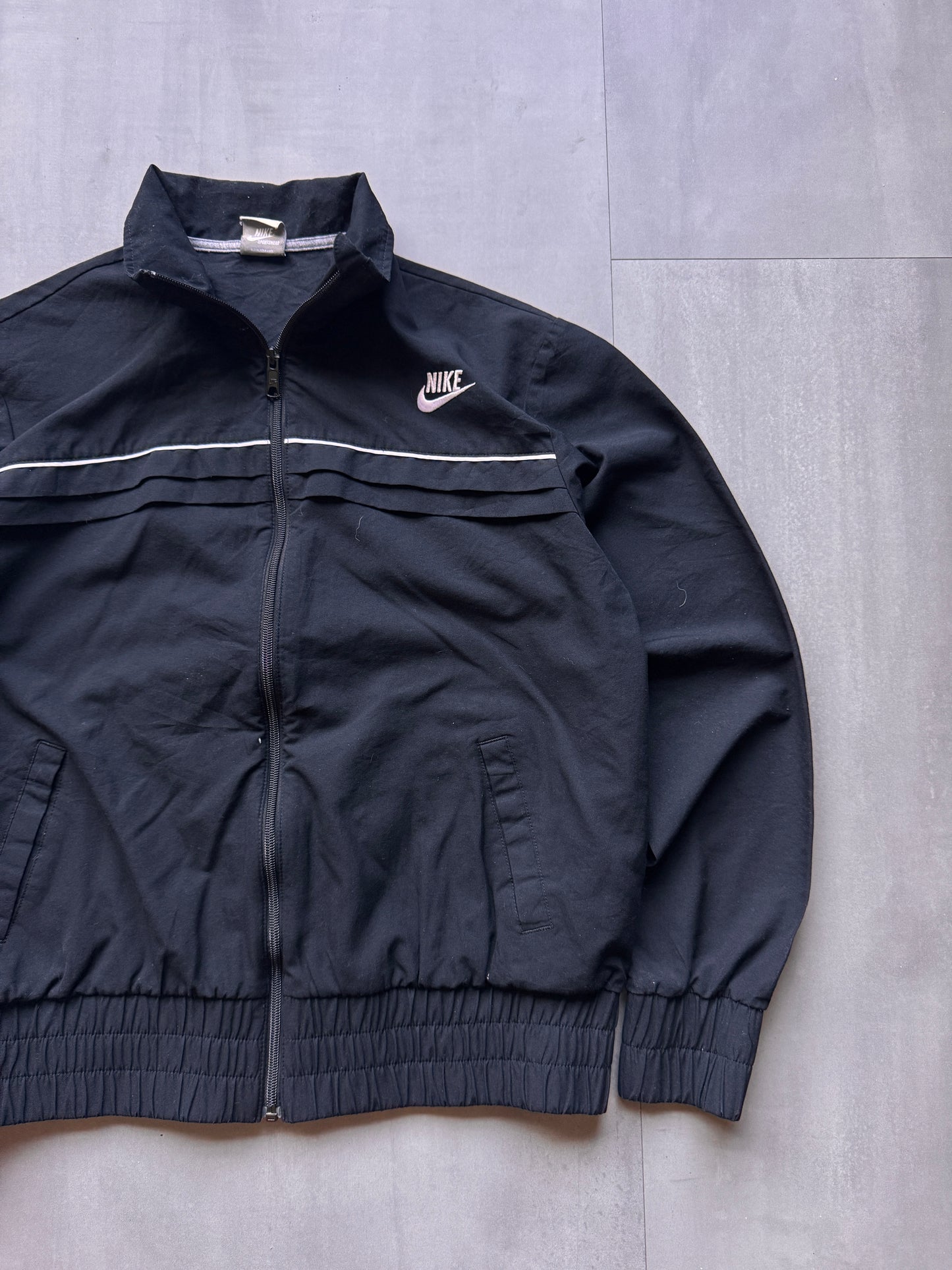 VINTAGE NIKE BLACK TRACK JACKET - S