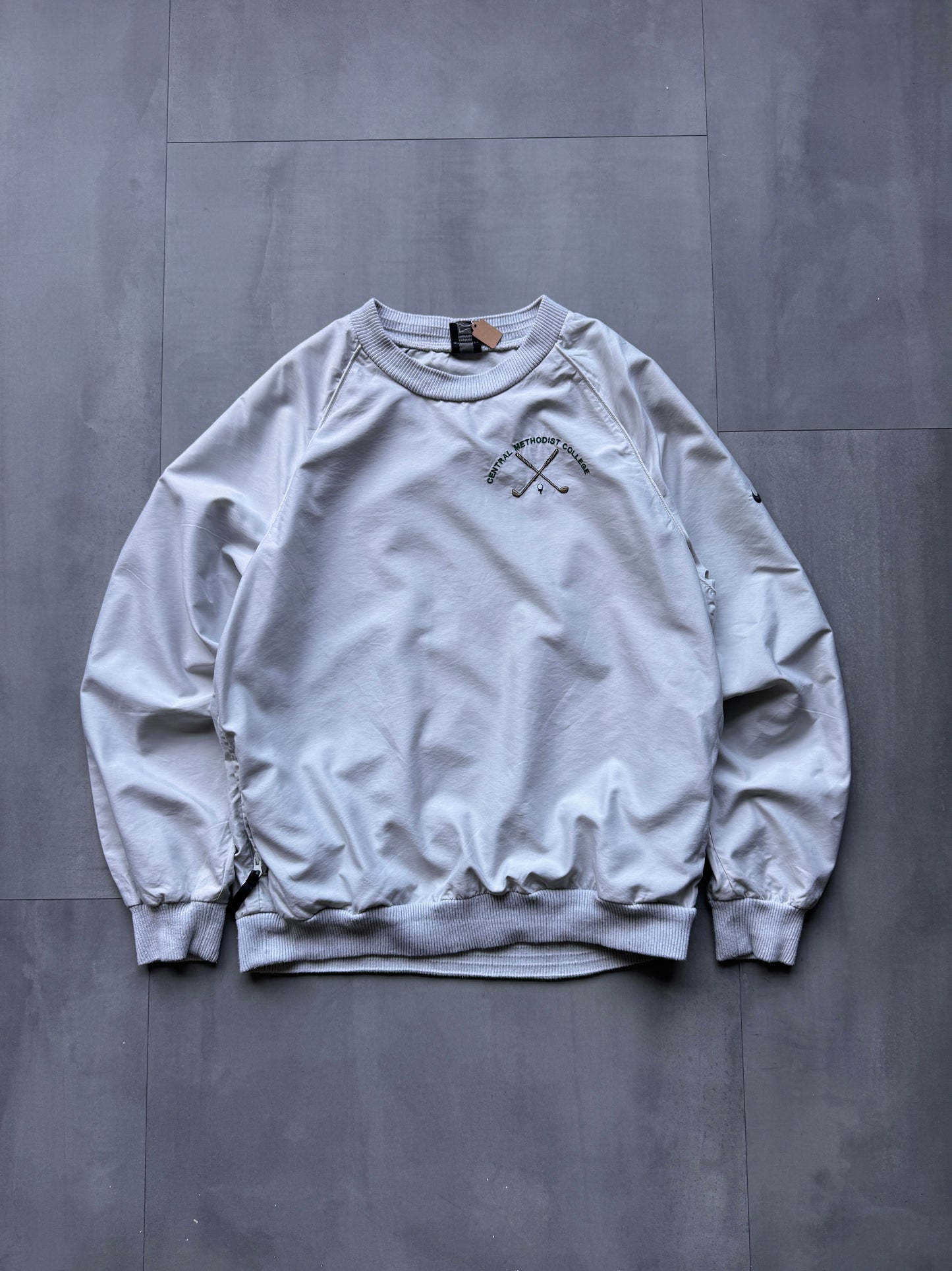 VINTAGE NIKE GOLD CENTRAL METHODIST CREAM WINDBREAKER - M
