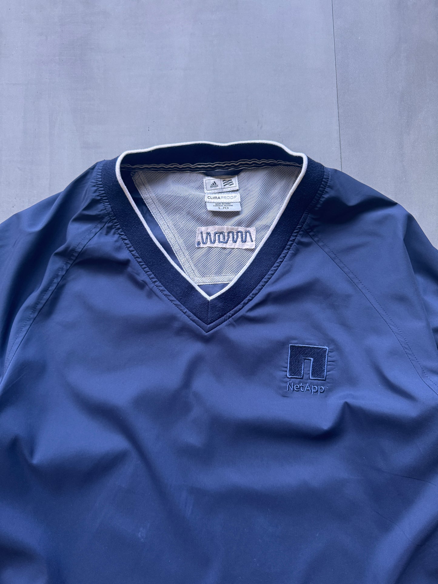 VINTAGE ADIDAS NET APP NAVY WINDBREAKER - L