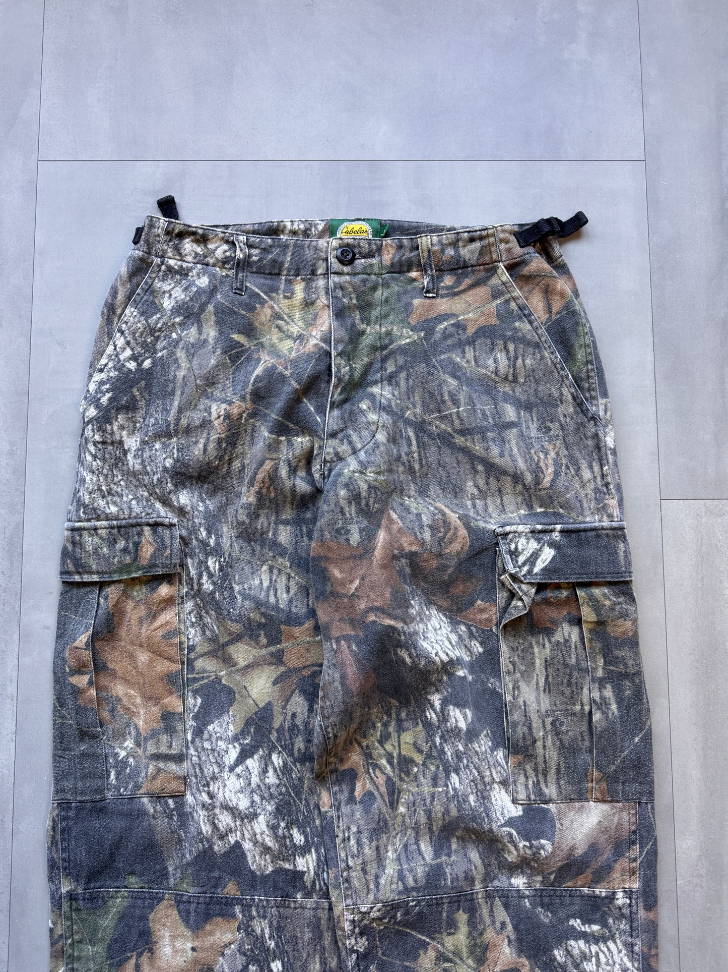 VINTAGE CABELA'S REALTREE FADED CAMO CARGO PANTS - 32