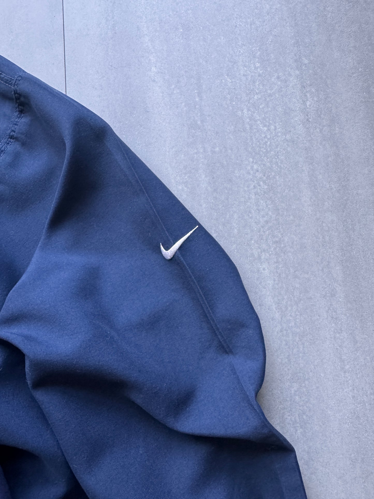 VINTAGE NIKE GOLF NAVY WINDBREAKER - L