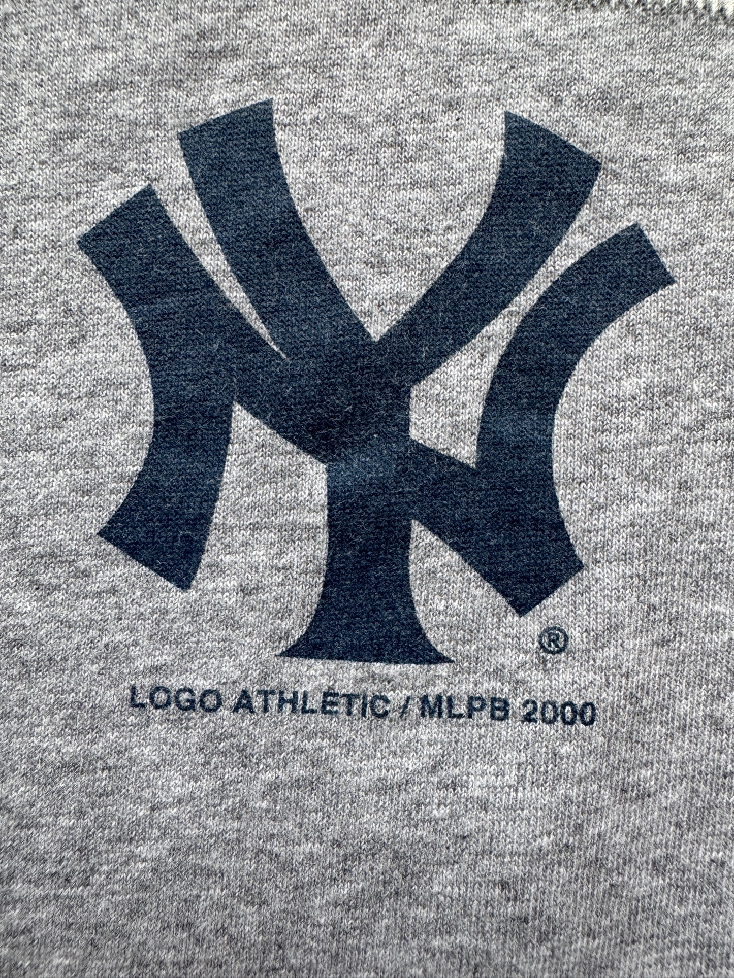 VINTAGE MLB NEW YORK YANKEES '00 GREY TEE - XL