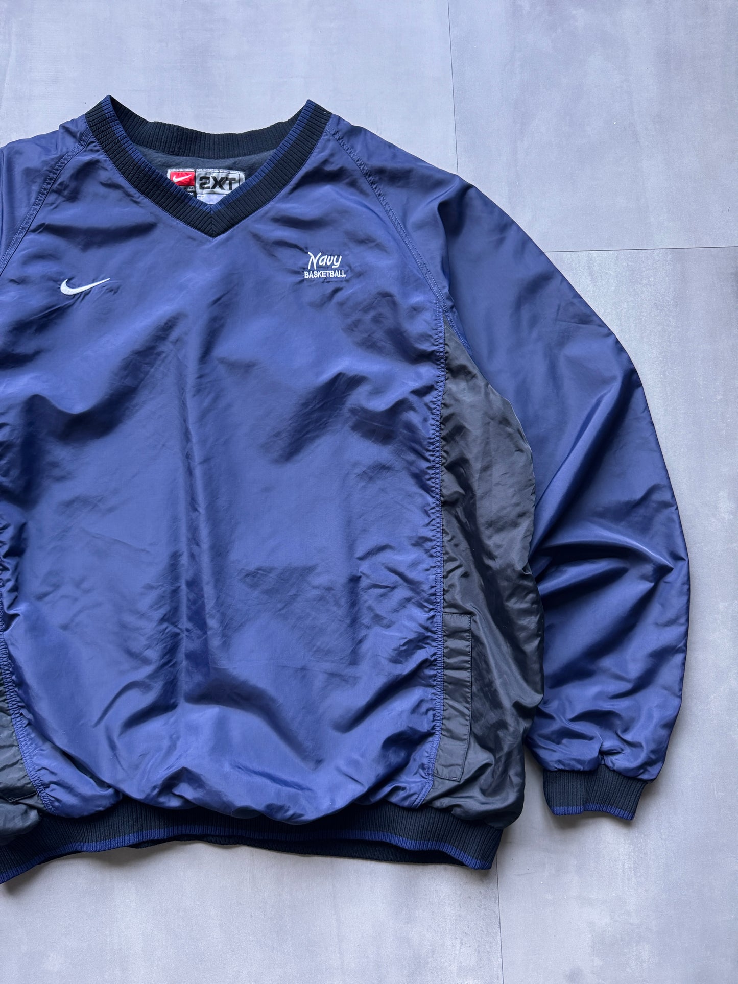 VINTAGE NIKE NAVY BASKETBALL WINDBREAKER - XXL