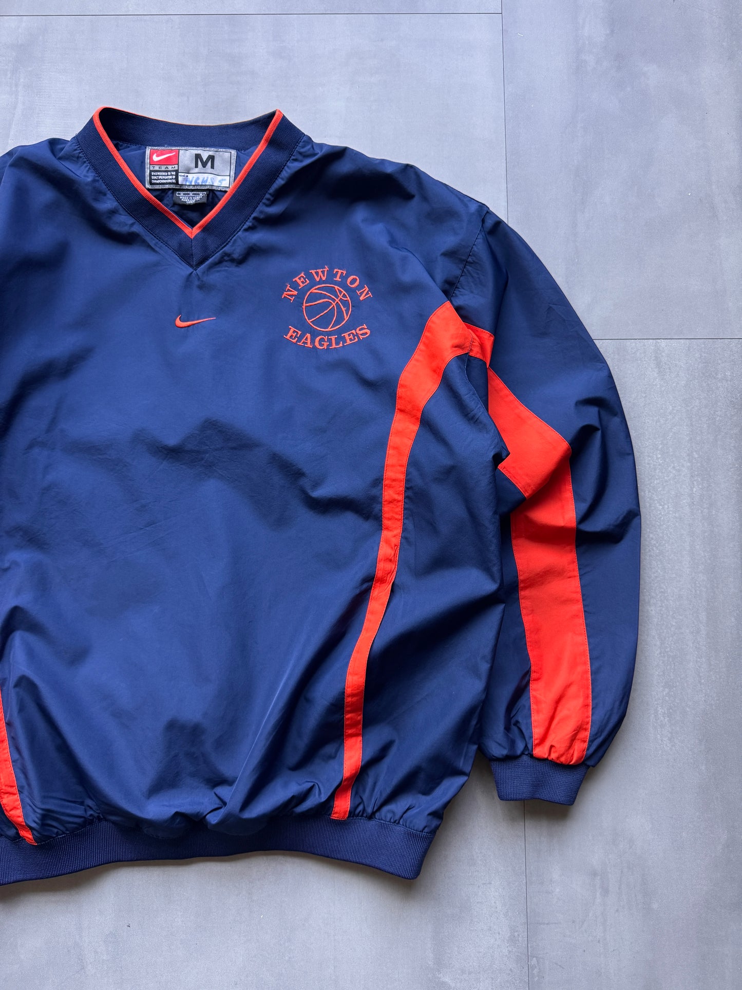 VINTAGE NIKE NEWTON EAGLES NAVY/ORANGE WINDBREAKER - M