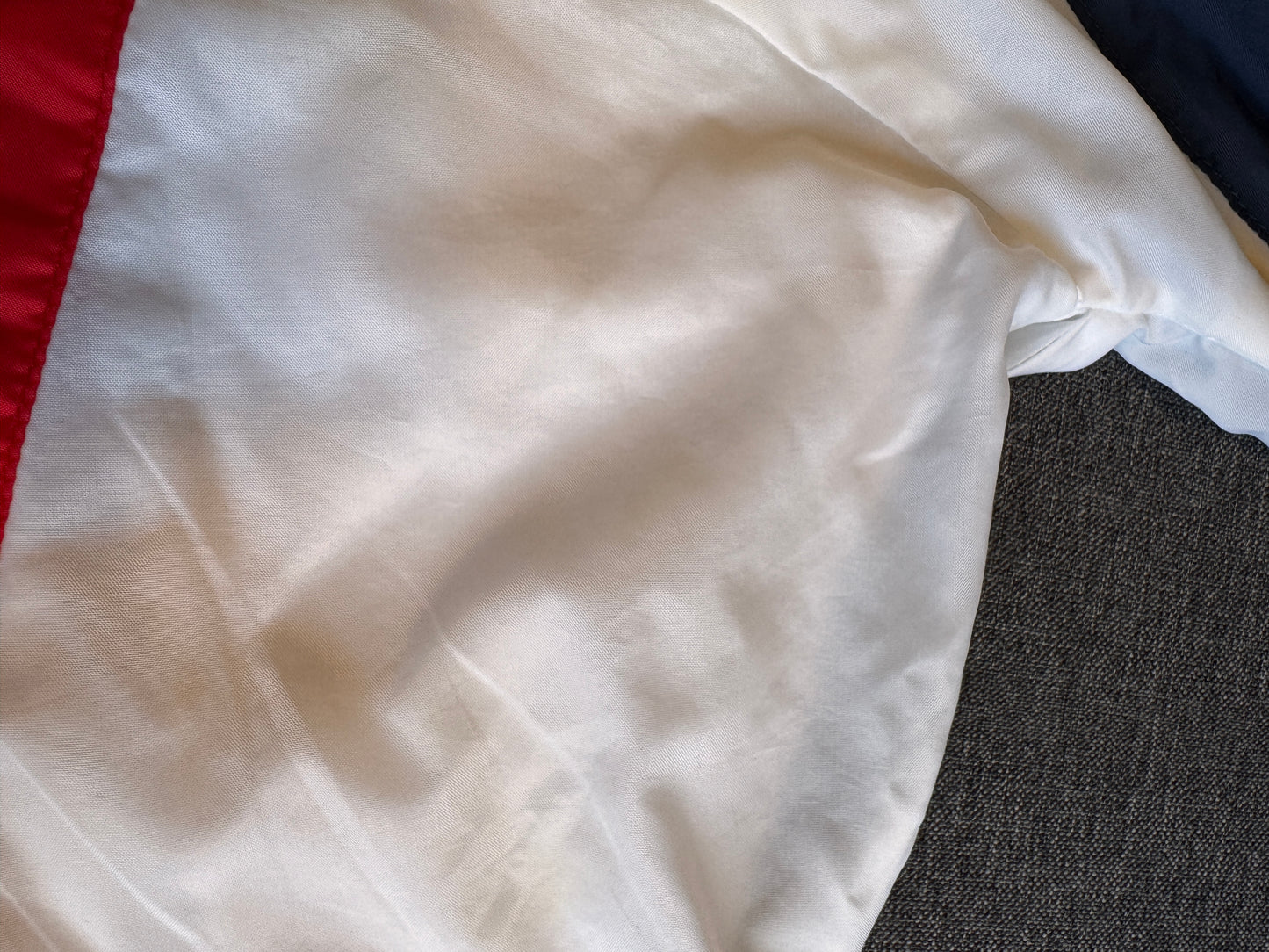 VINTAGE REEBOK WHITE TRACK JACKET - XL