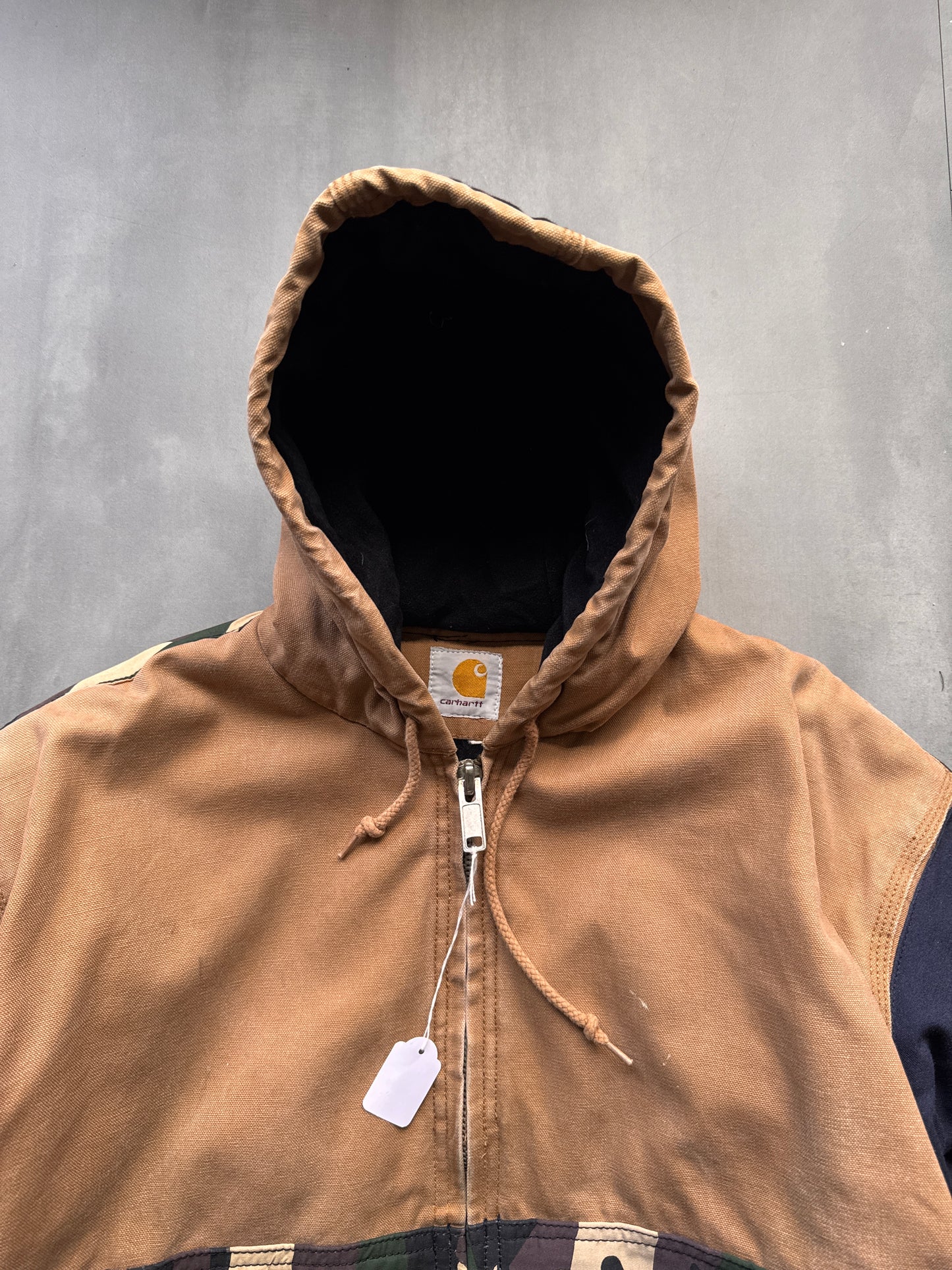 VINTAGE CARHARTT REWORKED CAMO PATTERN ACTIVE JACKET - S