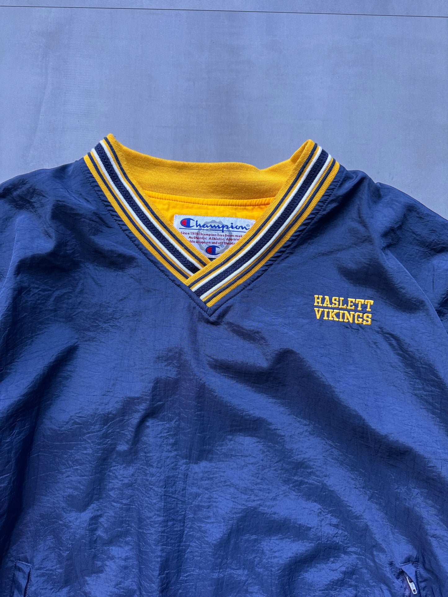 VINTAGE CHAMPION HASLETT VIKINGS NAVY WINDBREAKER - XL