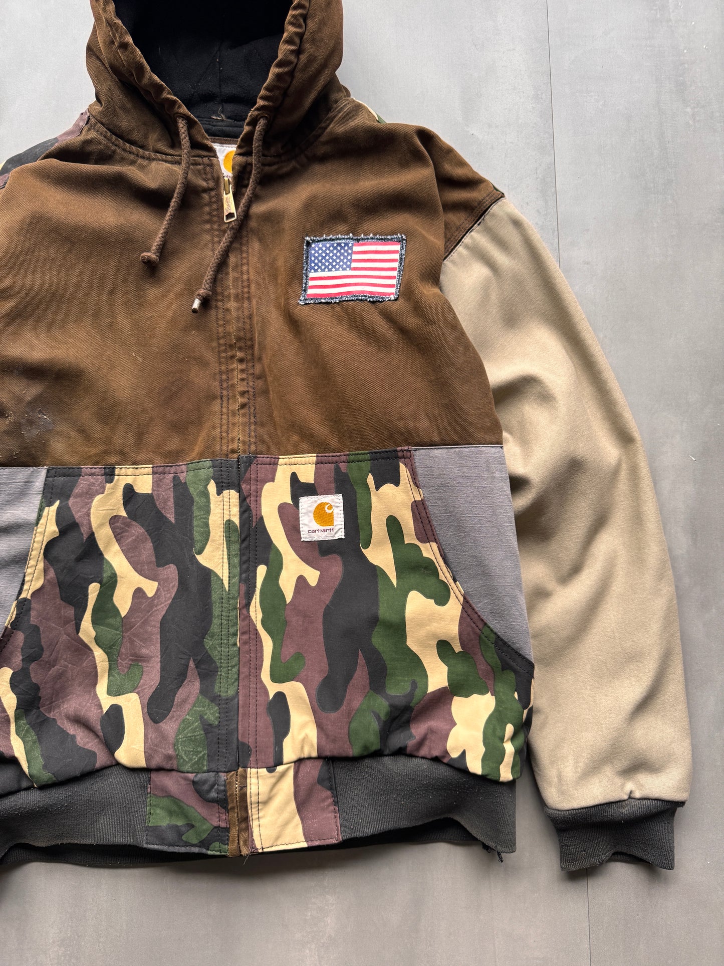 CARHARTT REWORKED CAMO PATTERN ACTIVE JACKET - M
