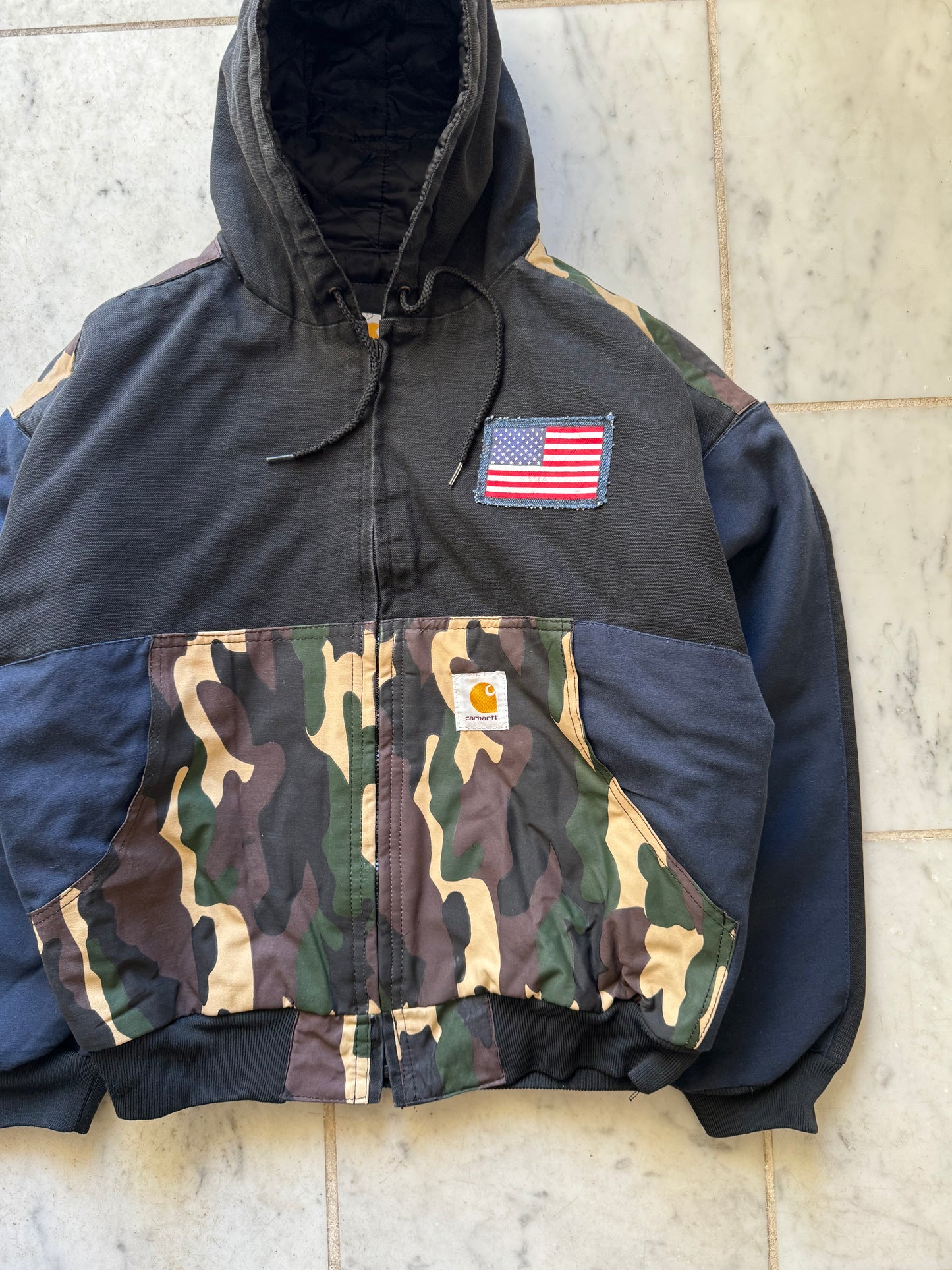 CARHARTT REWORKED CAMO PATTERN ACTIVE JACKET - SMALL