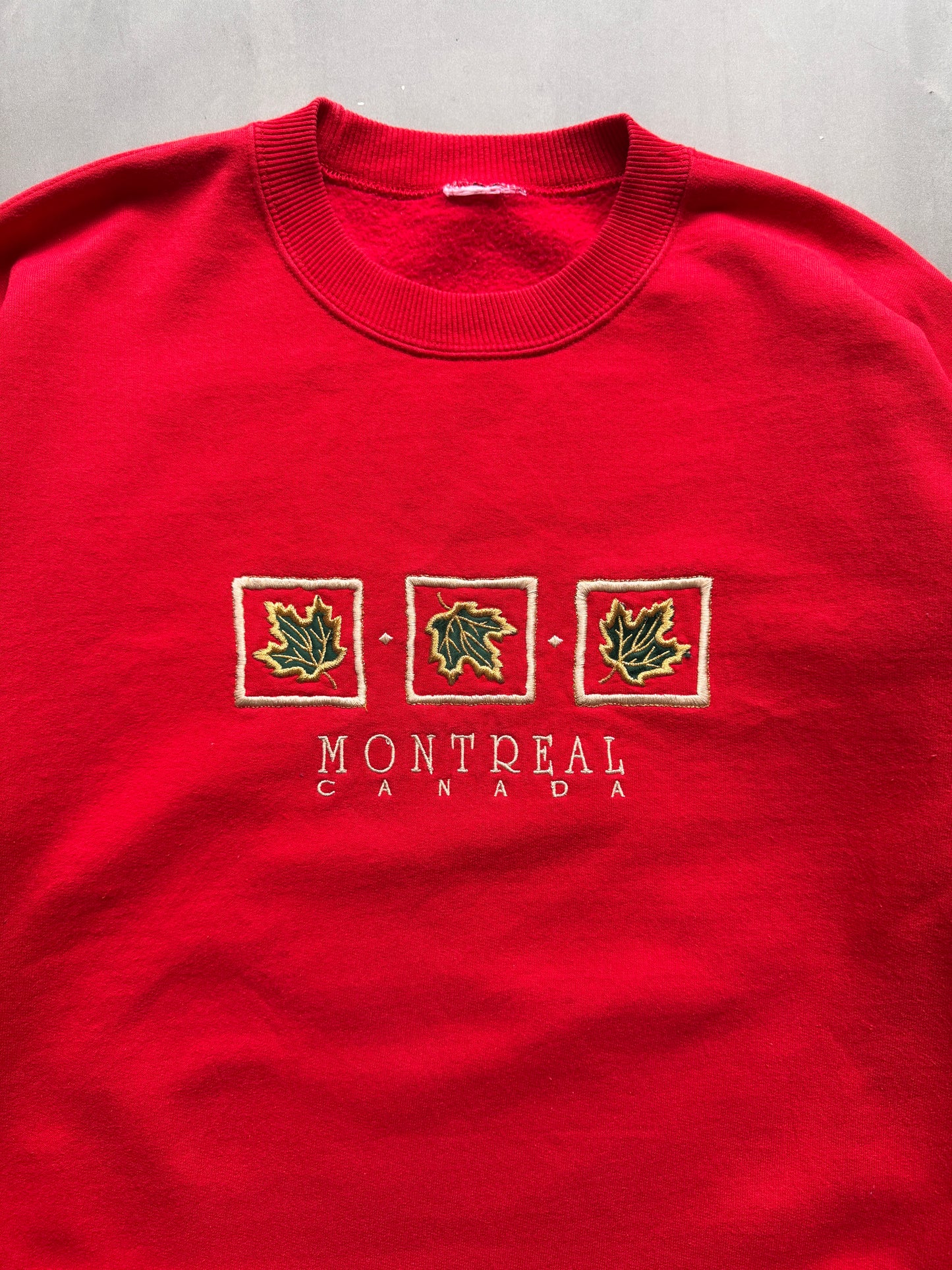 VINTAGE MONTREAL CANADA RED SWEATER - L