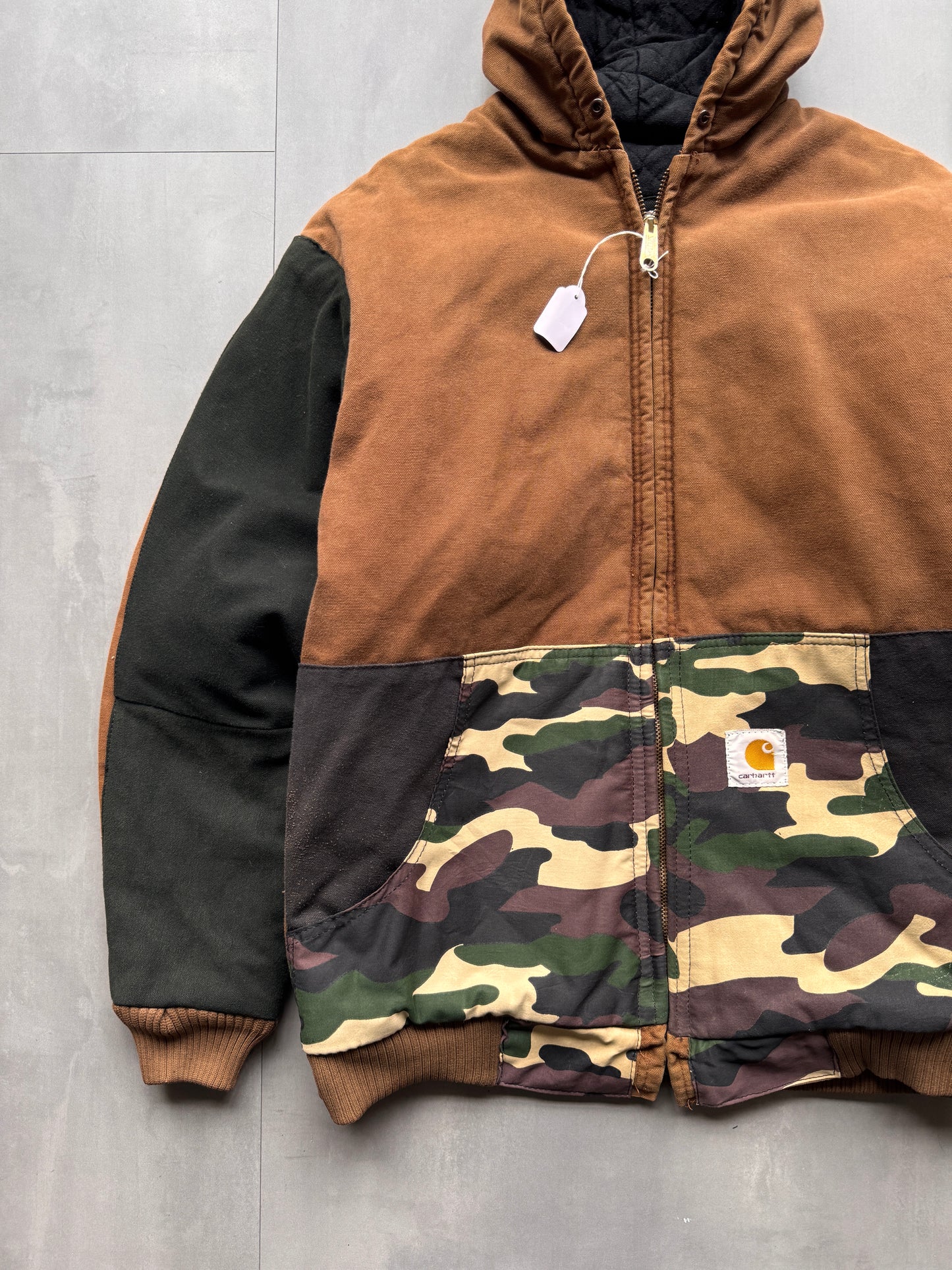 CARHARTT REWORKED CAMO PATTERN ACTIVE JACKET - M