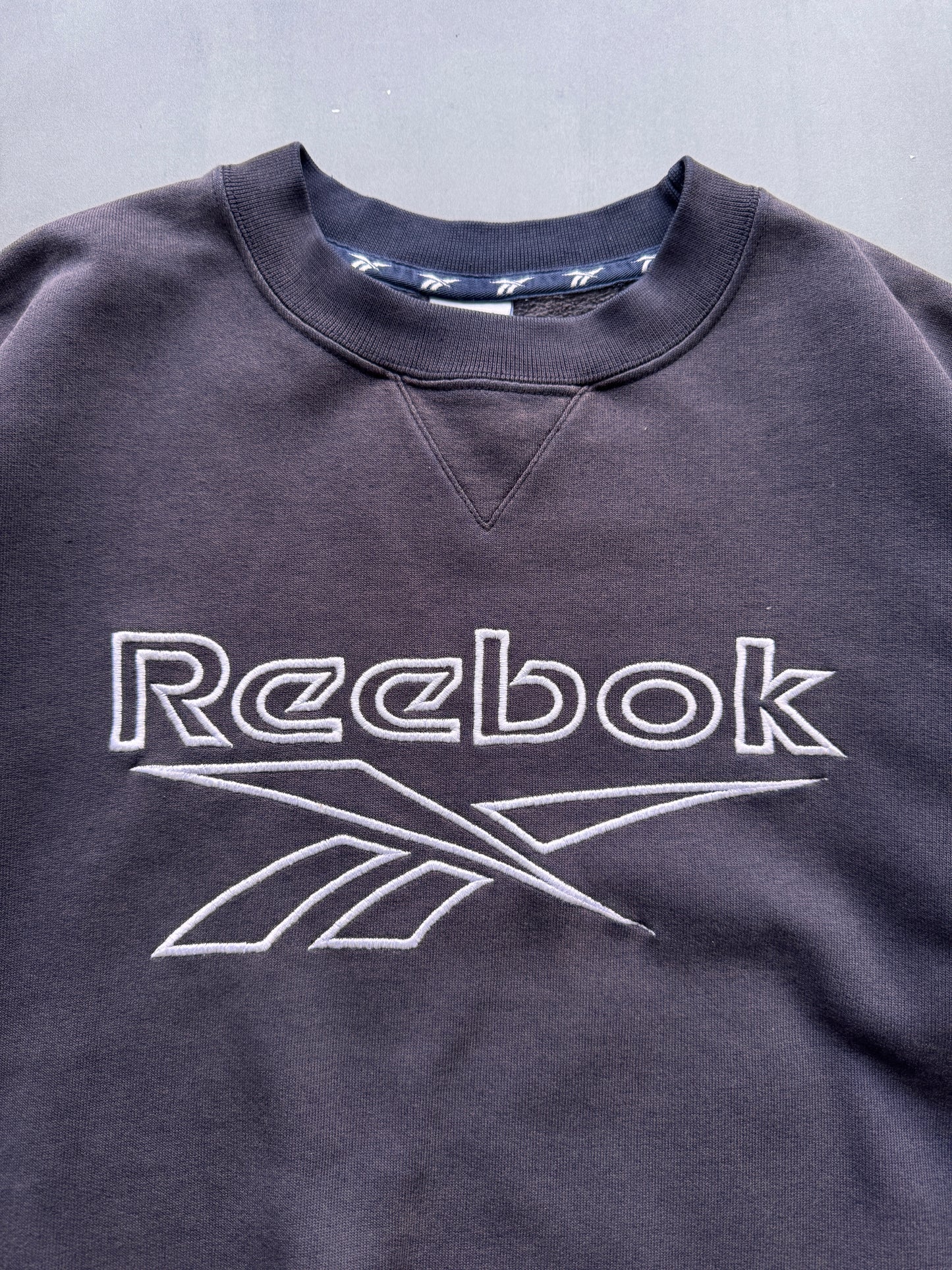 VINTAGE REEBOK FADED GREY SWEATER - S
