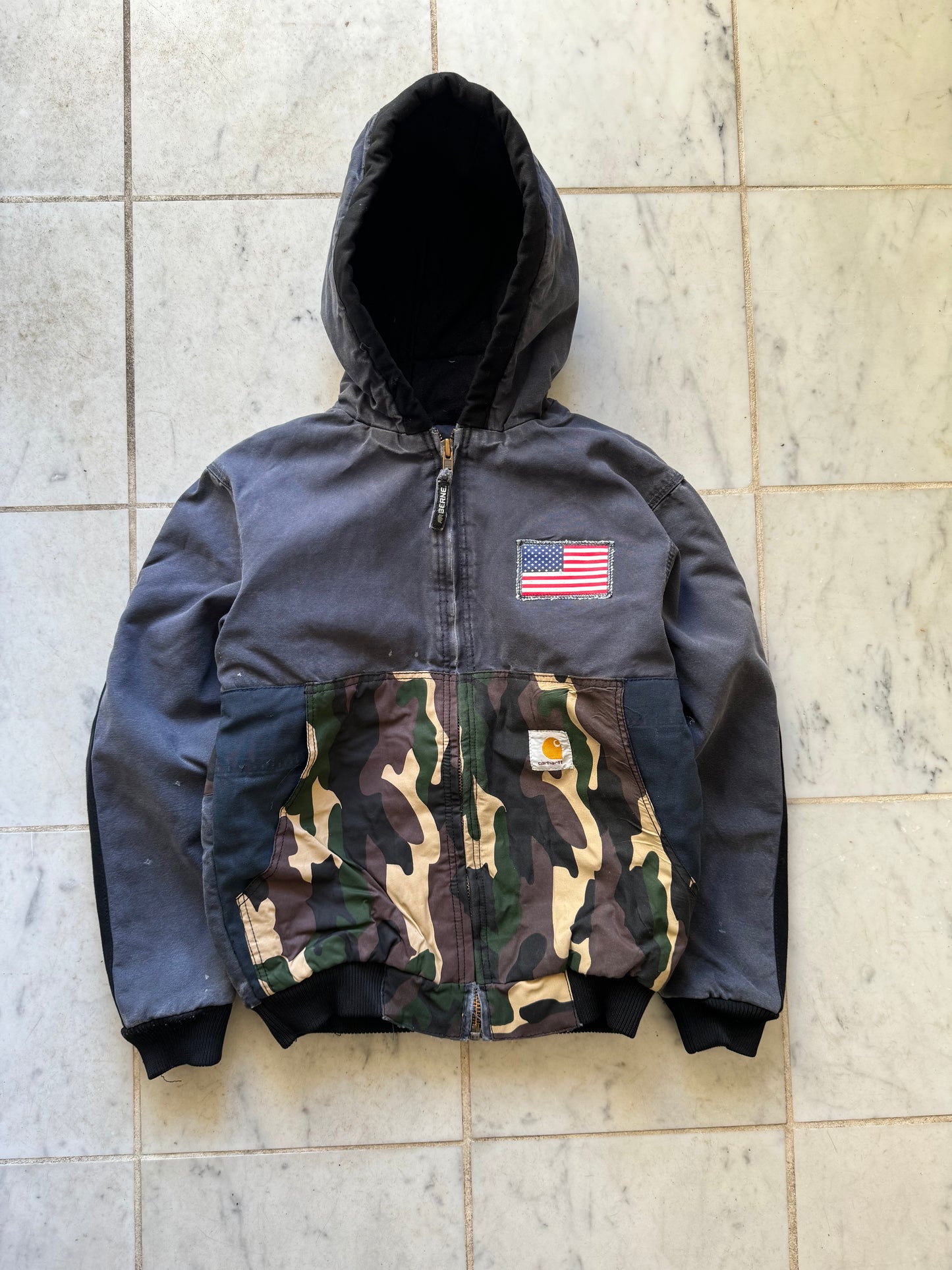 CARHARTT REWORKED CAMO PATTERN ACTIVE JACKET - SMALL