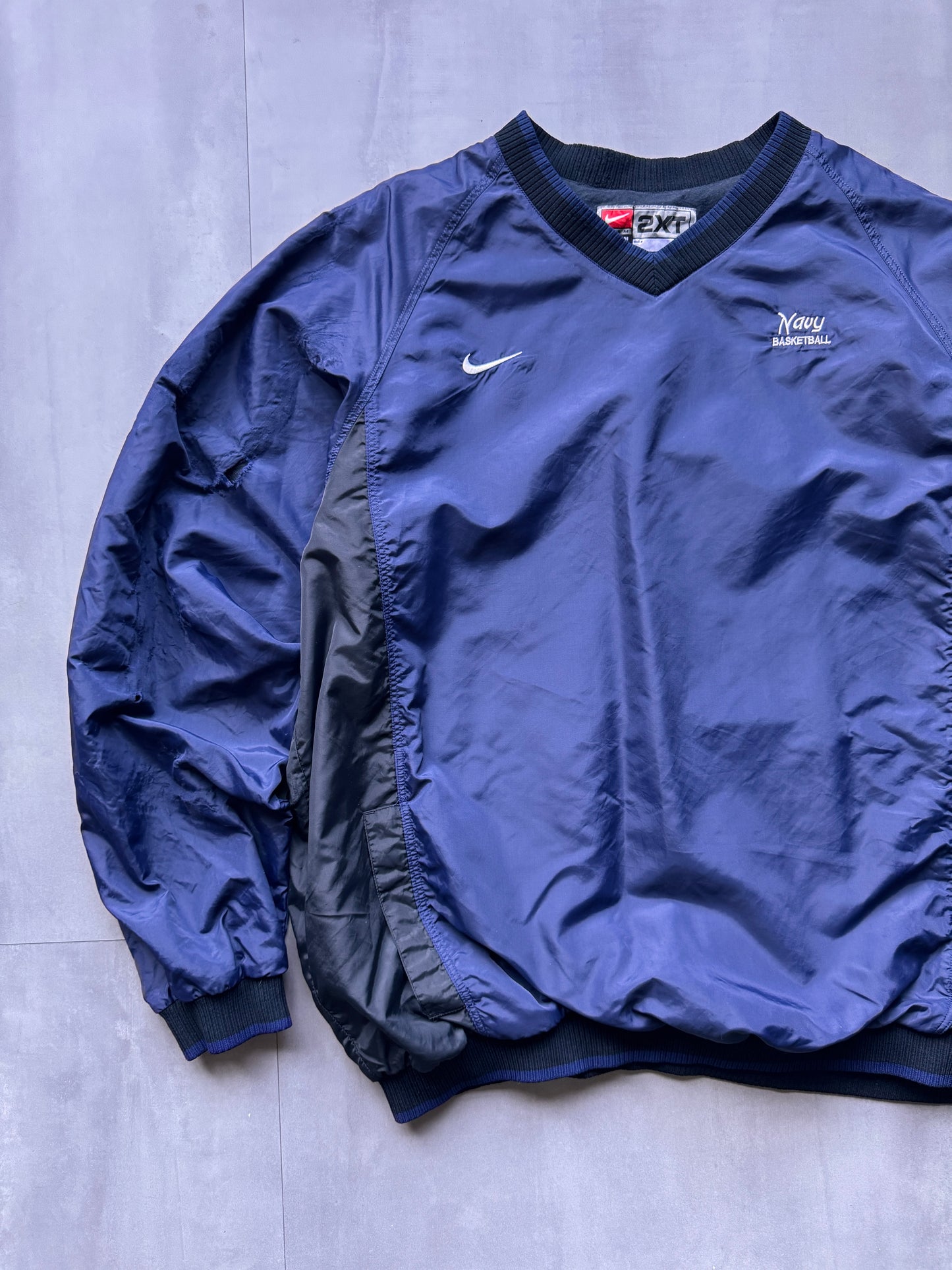 VINTAGE NIKE NAVY BASKETBALL WINDBREAKER - XXL
