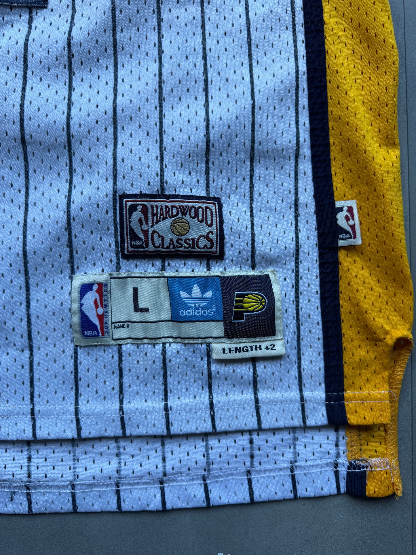 VINTAGE ADIDAS INDIANA PACERS 90s WHITE REGGIE MILLER JERSEY - L
