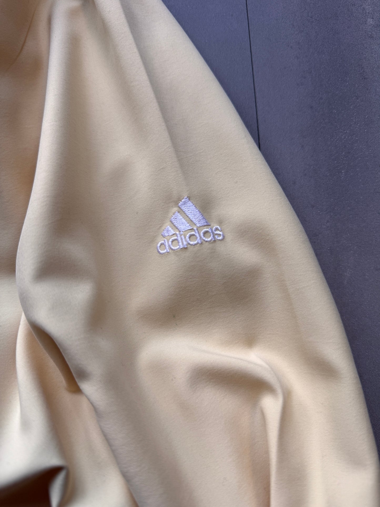 VINTAGE ADIDAS YELLOW WINDBREAKER - M