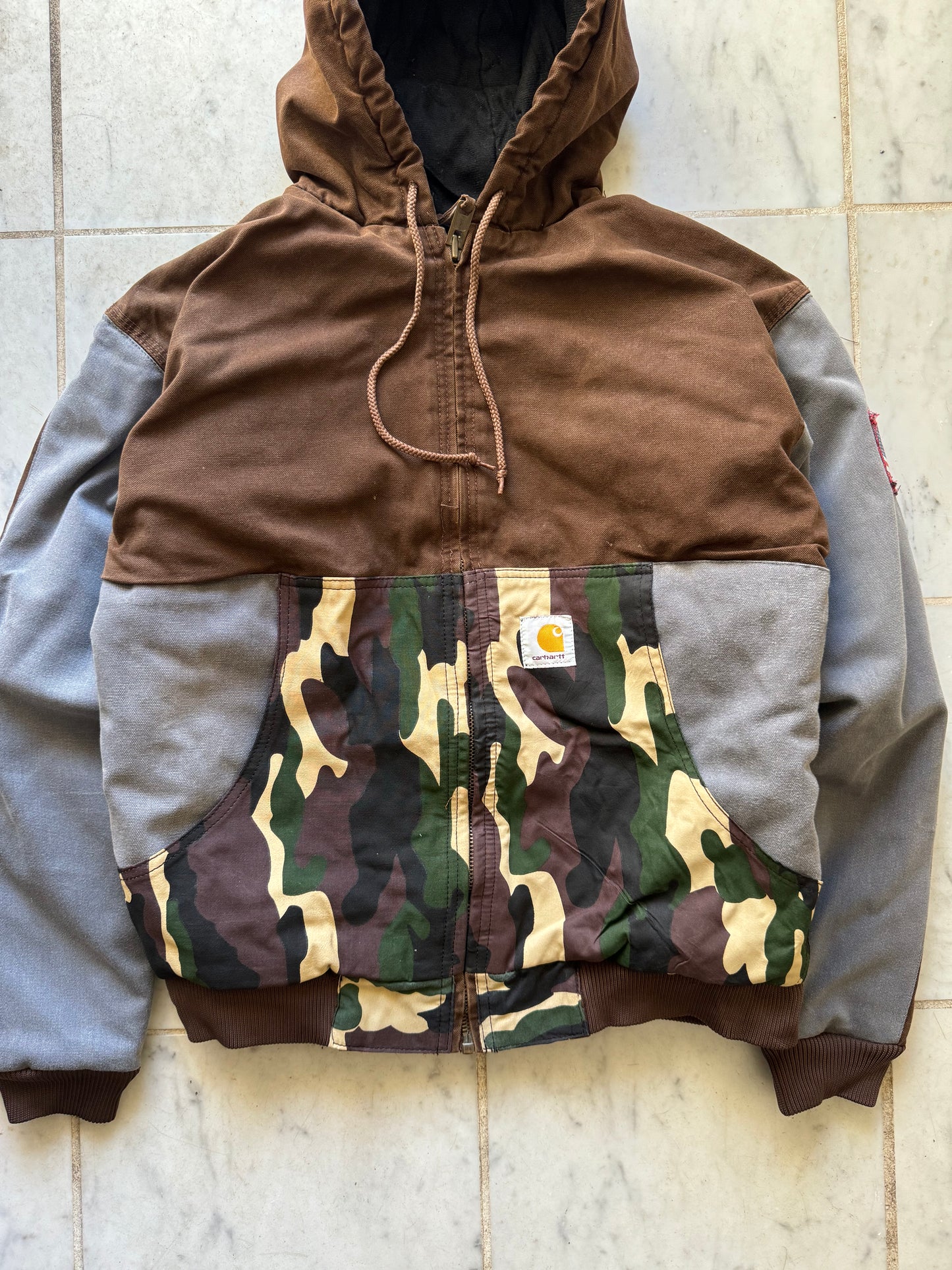 CARHARTT REWORKED CAMO PATTERN ACTIVE JACKET - MEDIUM