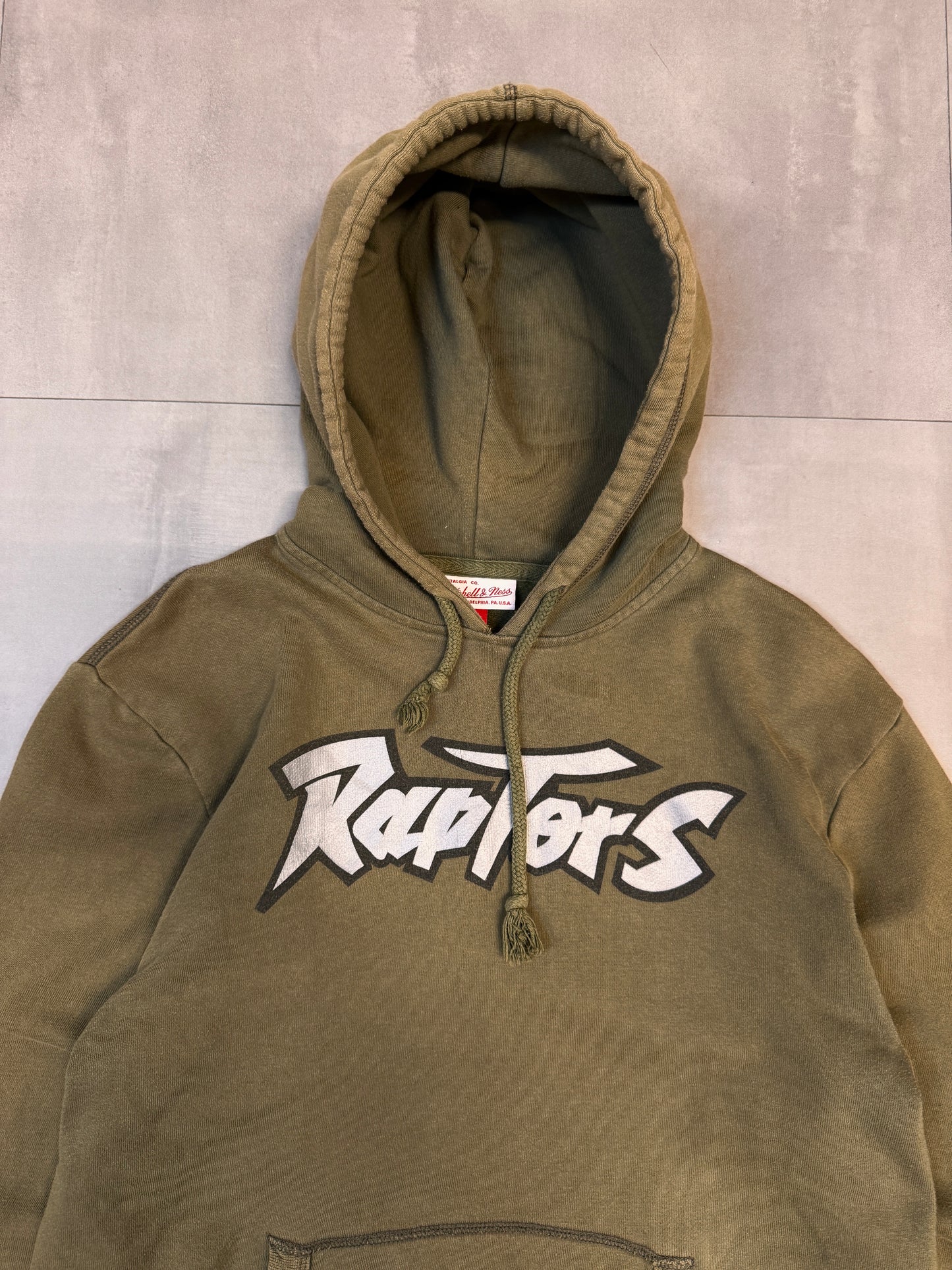 NBA/MITCHELL & NESS TORONTO RAPTORS KHAKI HOODIE - MEDIUM