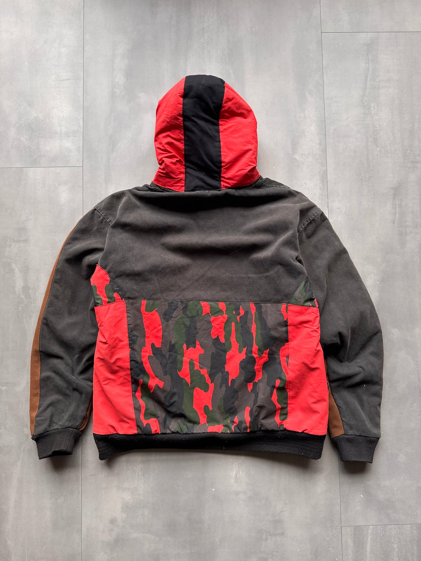 VINTAGE CARHARTT REWORKED CAMO PATTERN ACTIVE JACKET - L