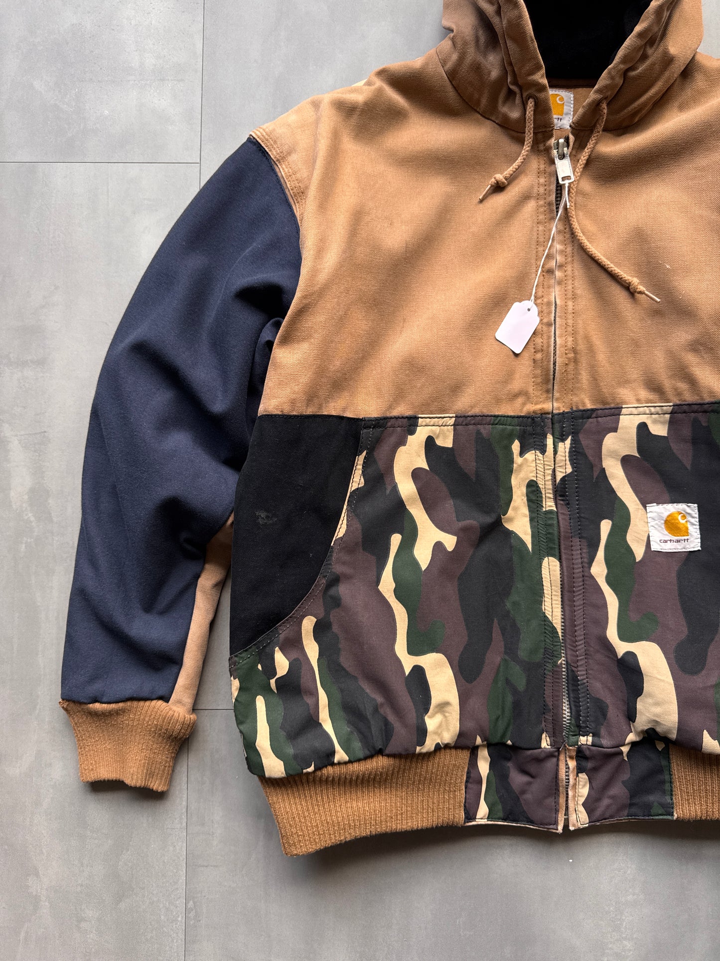 VINTAGE CARHARTT REWORKED CAMO PATTERN ACTIVE JACKET - S