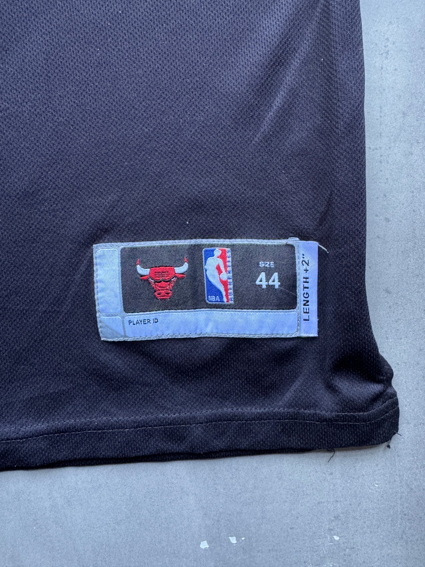 VINTAGE NBA CHICAGO BULLS BLACK JIMMY BUTLER JERSEY - S