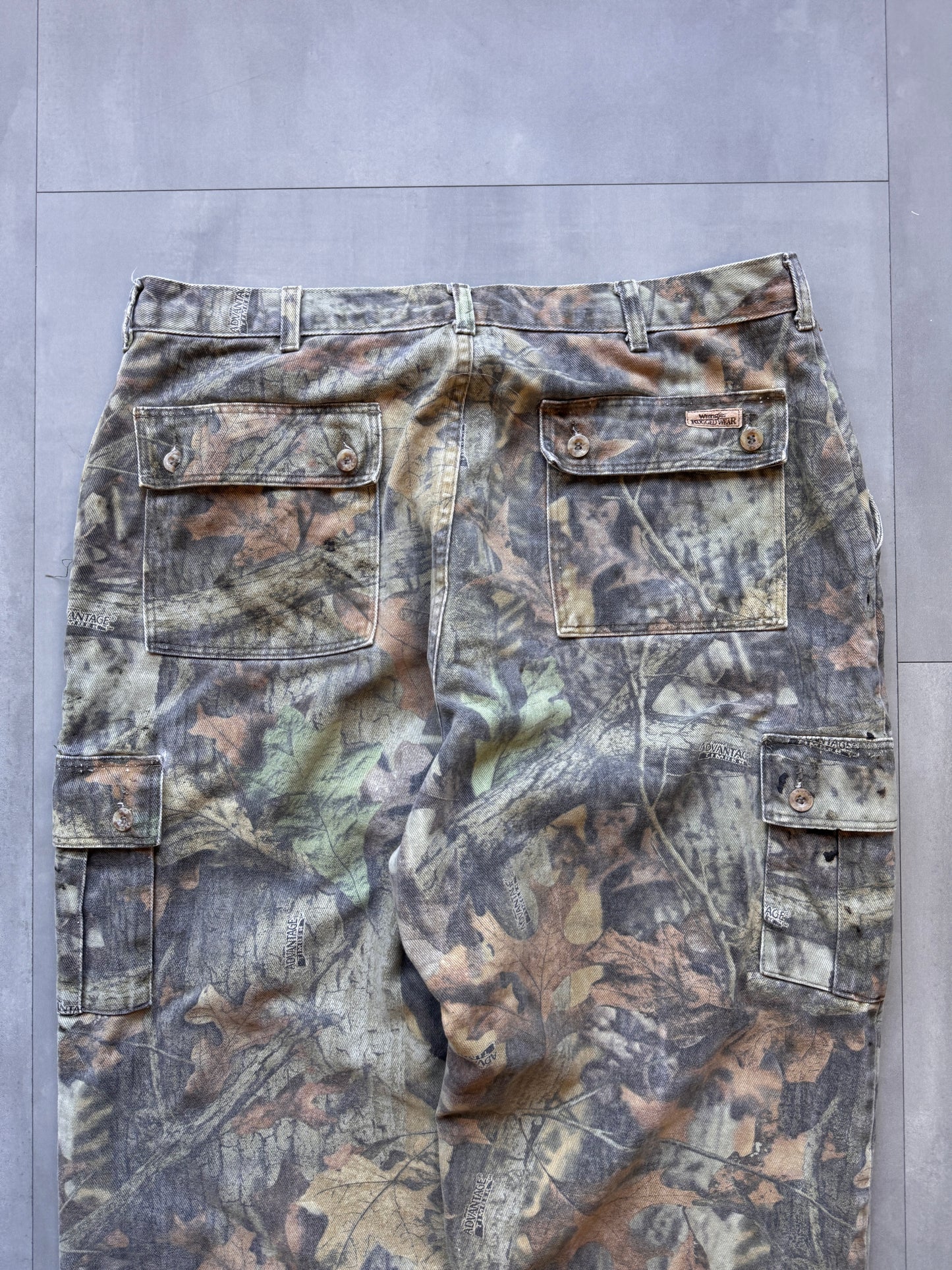 VINTAGE WRANGLER REALTREE FADED CAMO CARGO PANTS - L34
