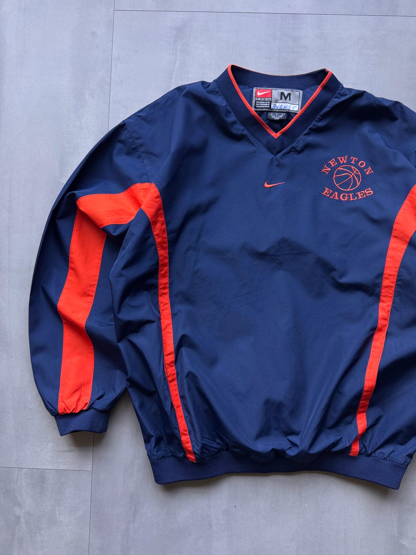 VINTAGE NIKE NEWTON EAGLES NAVY/ORANGE WINDBREAKER - M