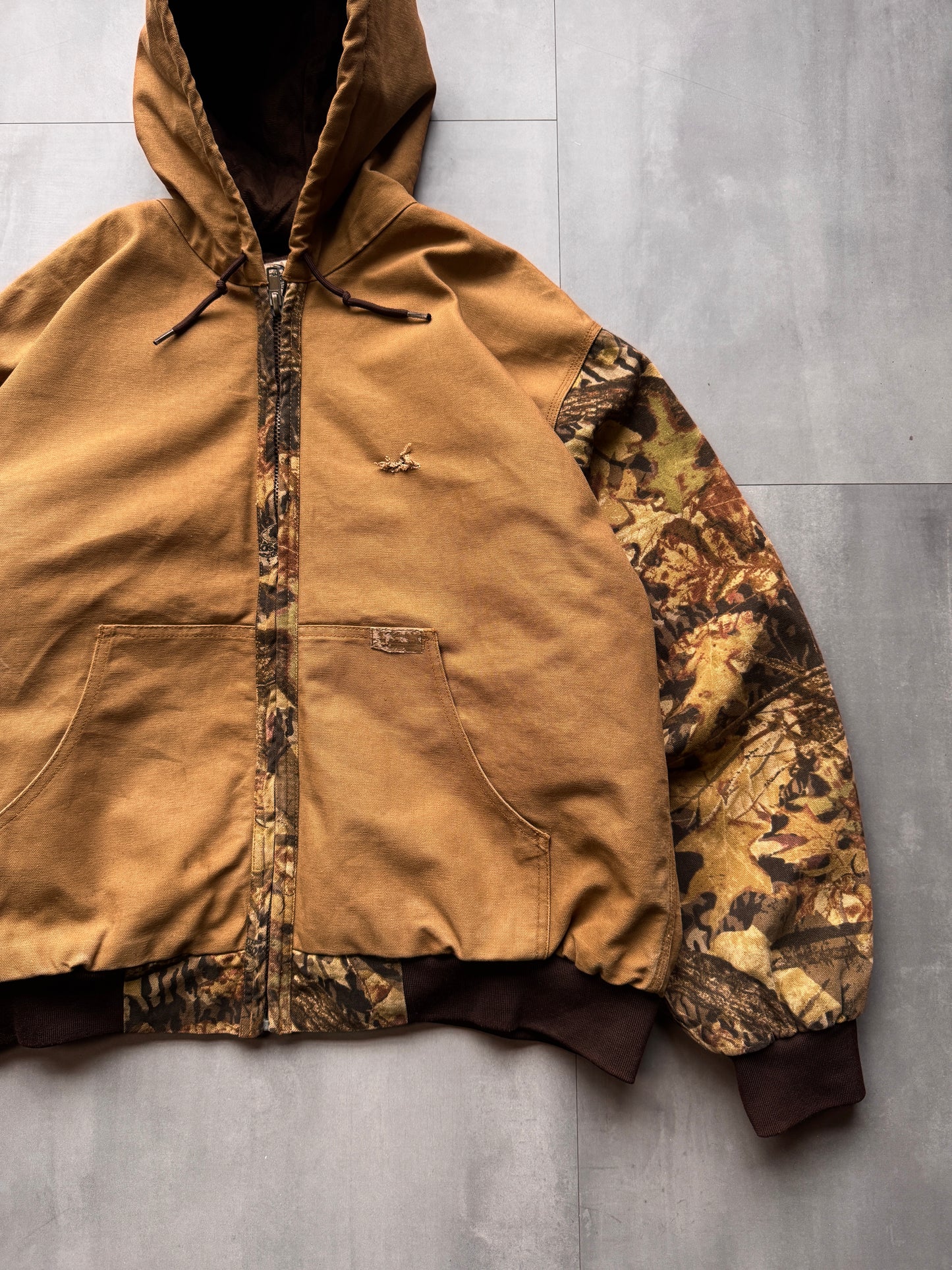 VINTAGE WHITETAILS TAN/REALTREE CAMO ACTIVE JACKET - XLARGE