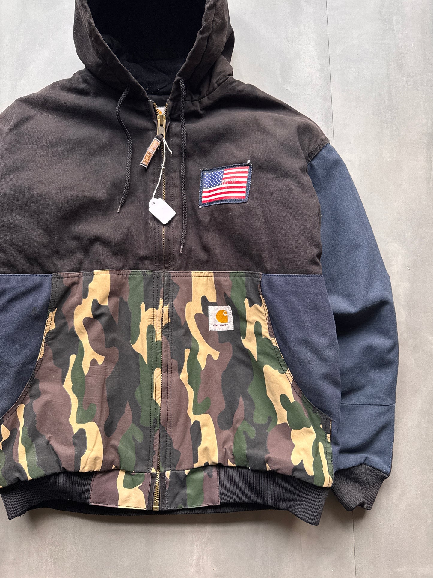VINTAGE CARHARTT REWORKED CAMO PATTERN ACTIVE JACKET - M
