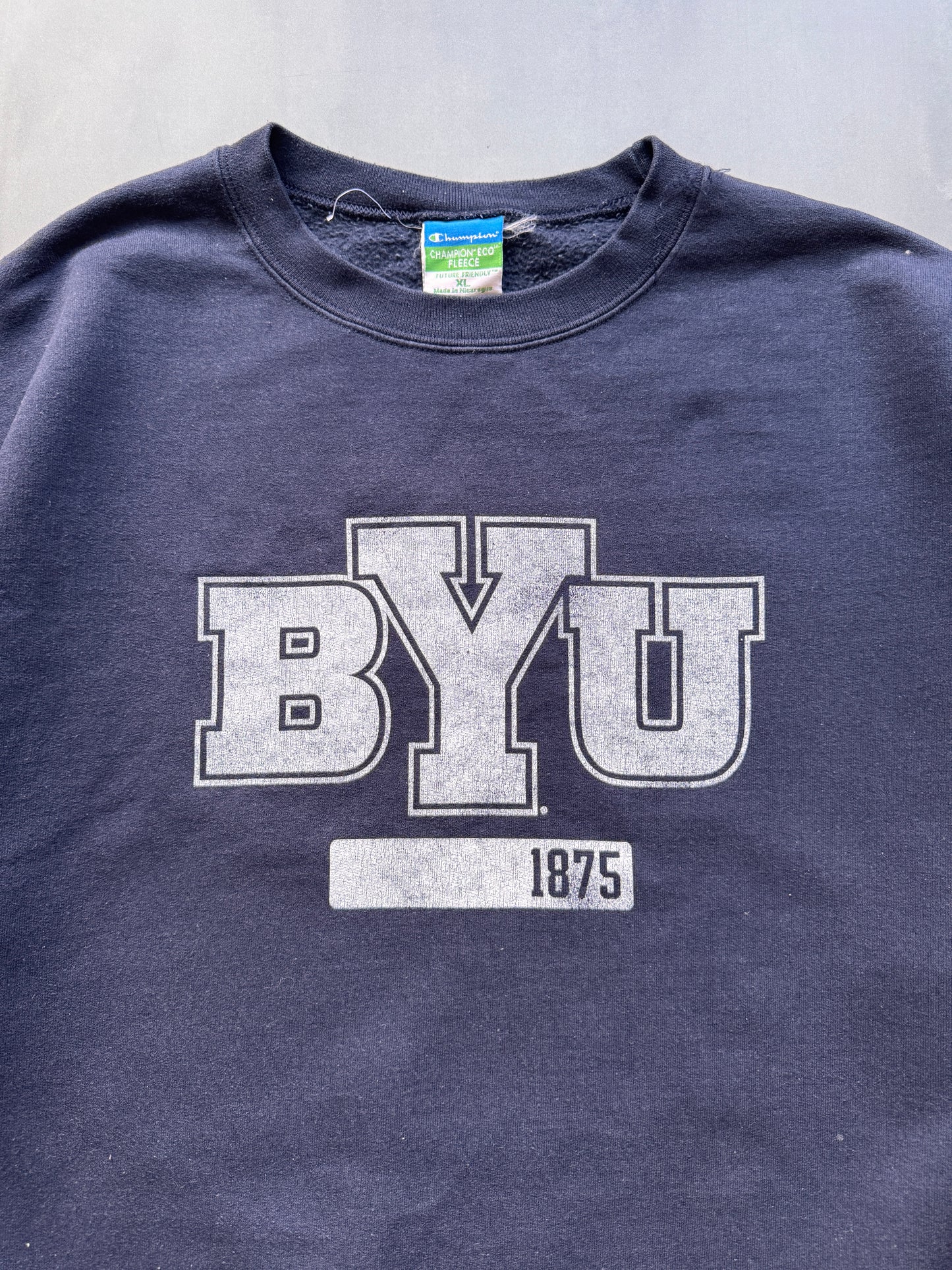 VINTAGE CHAMPION BYU NAVY SWEATER - L