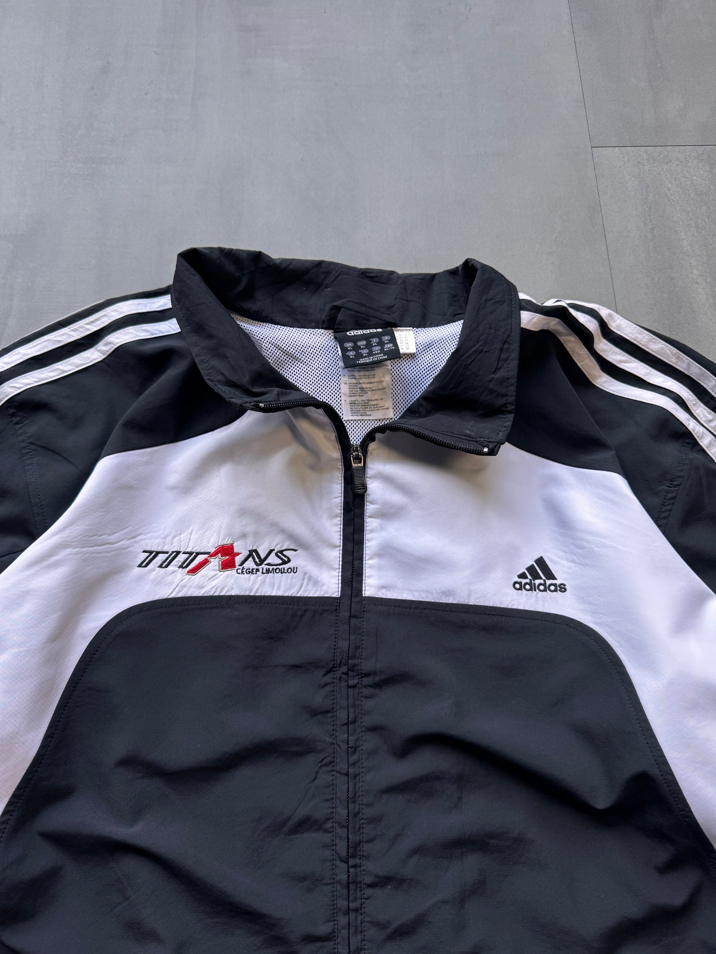 VINTAGE ADIDAS BLACK/WHITE TRACK JACKET - XL