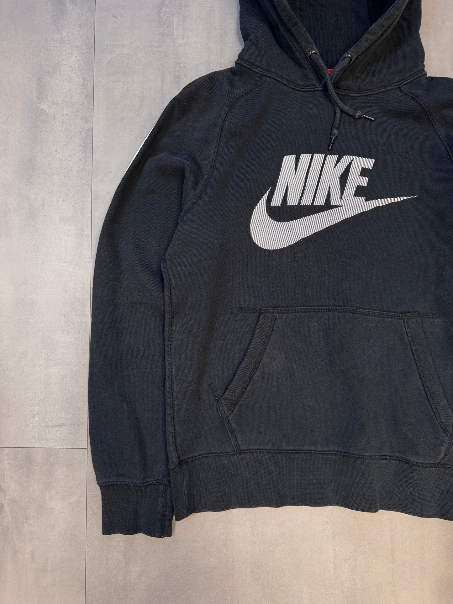 NIKE LOGO BLACK HOODIE - SMALL