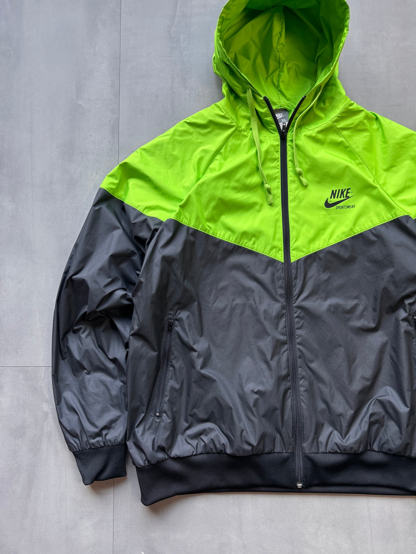 VINTAGE NIKE BLACK/NEON GREEN HOODED TRACK JACKET - XL