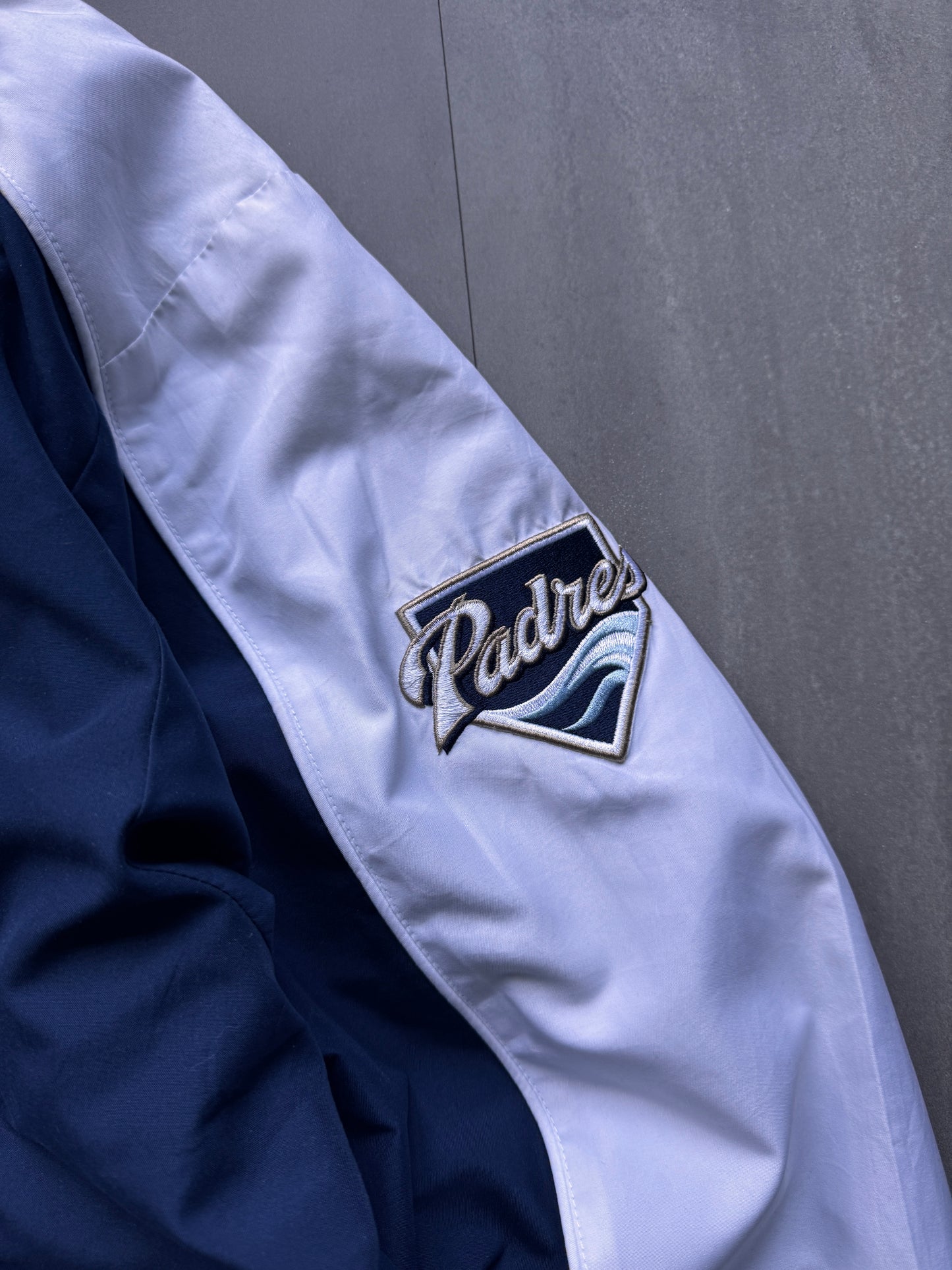 VINTAGE MLB SAN DIEGO PADRES WINDBREAKER - XL