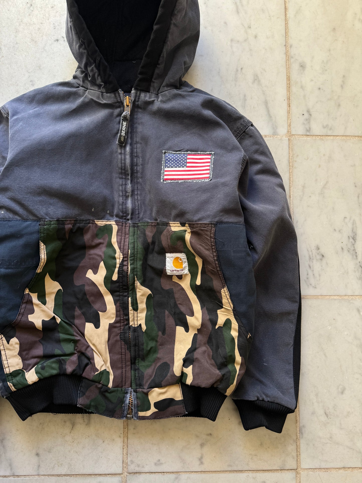 CARHARTT REWORKED CAMO PATTERN ACTIVE JACKET - SMALL