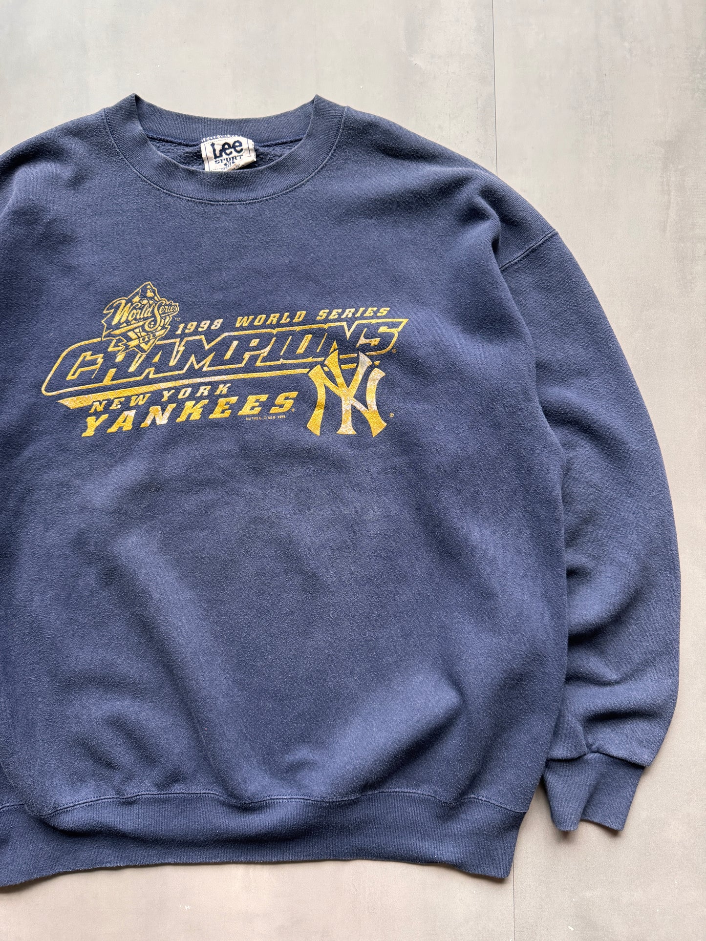 VINTAGE LEE NEW YORK YANKEES 1998 CHAMPIONS NAVY SWEATER - XL