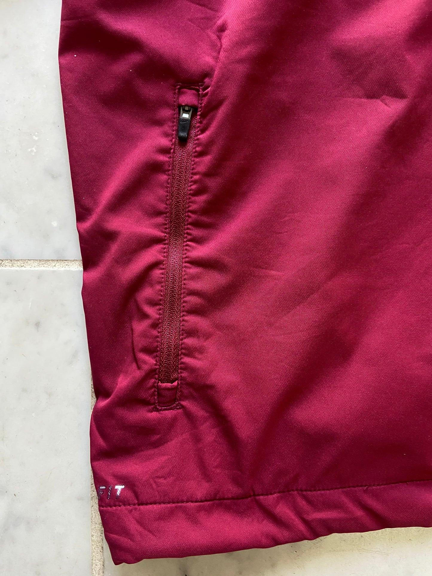 NIKE DC MAROON/GREY 1/4 ZIP SPORT TEE - XLARGE