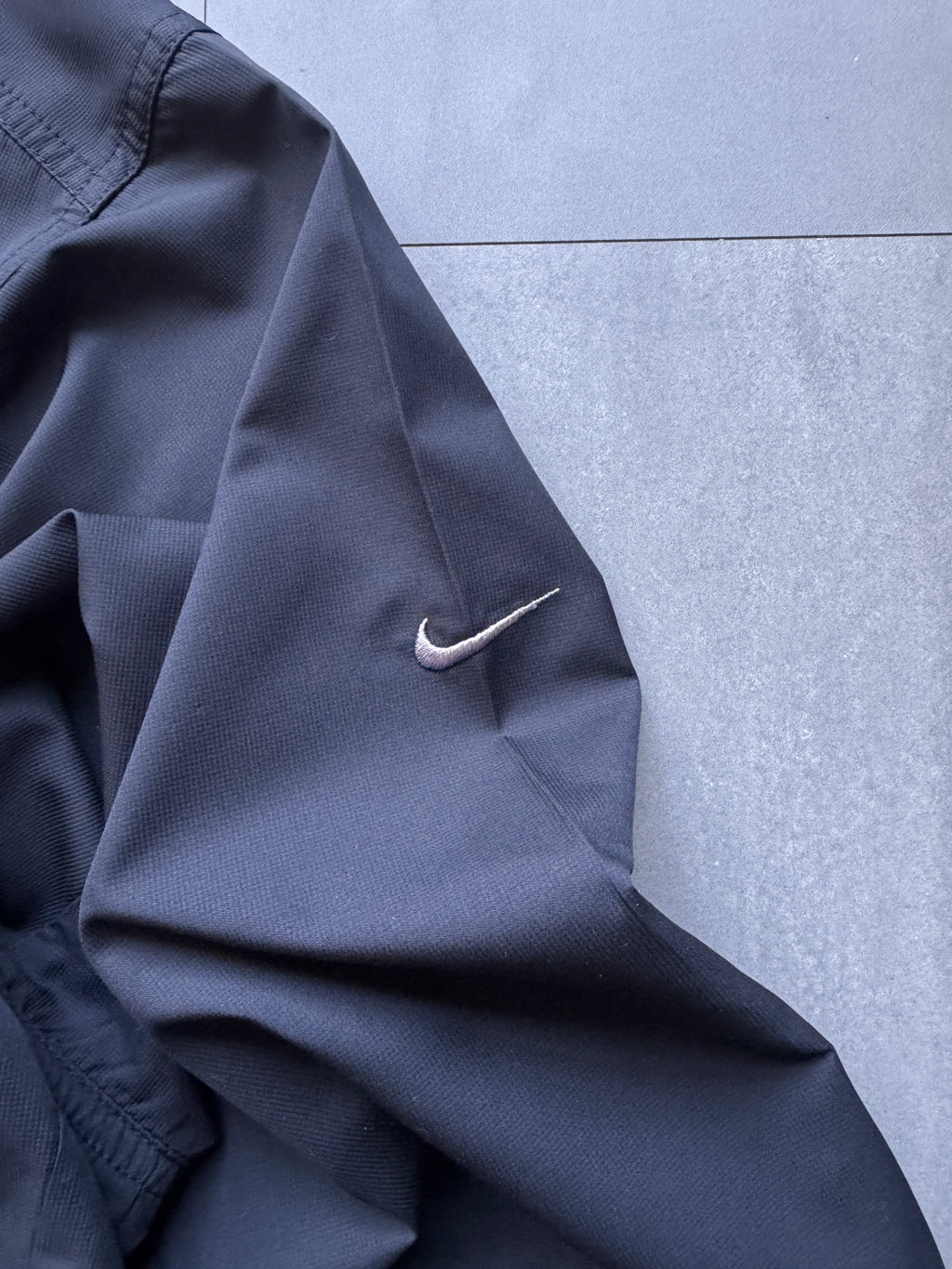 VINTAGE NIKE GOLF DARK GREY WINDBREAKER - L