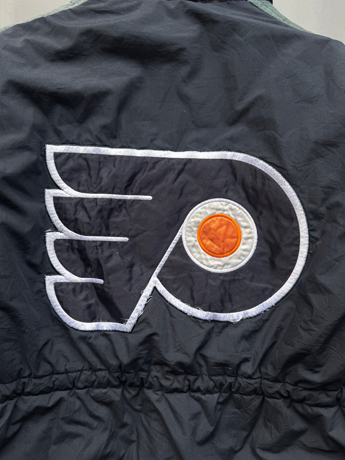 VINTAGE NHL PRO PLAYER PHILADELPHIA FLYERS PADDED JACKET - XL