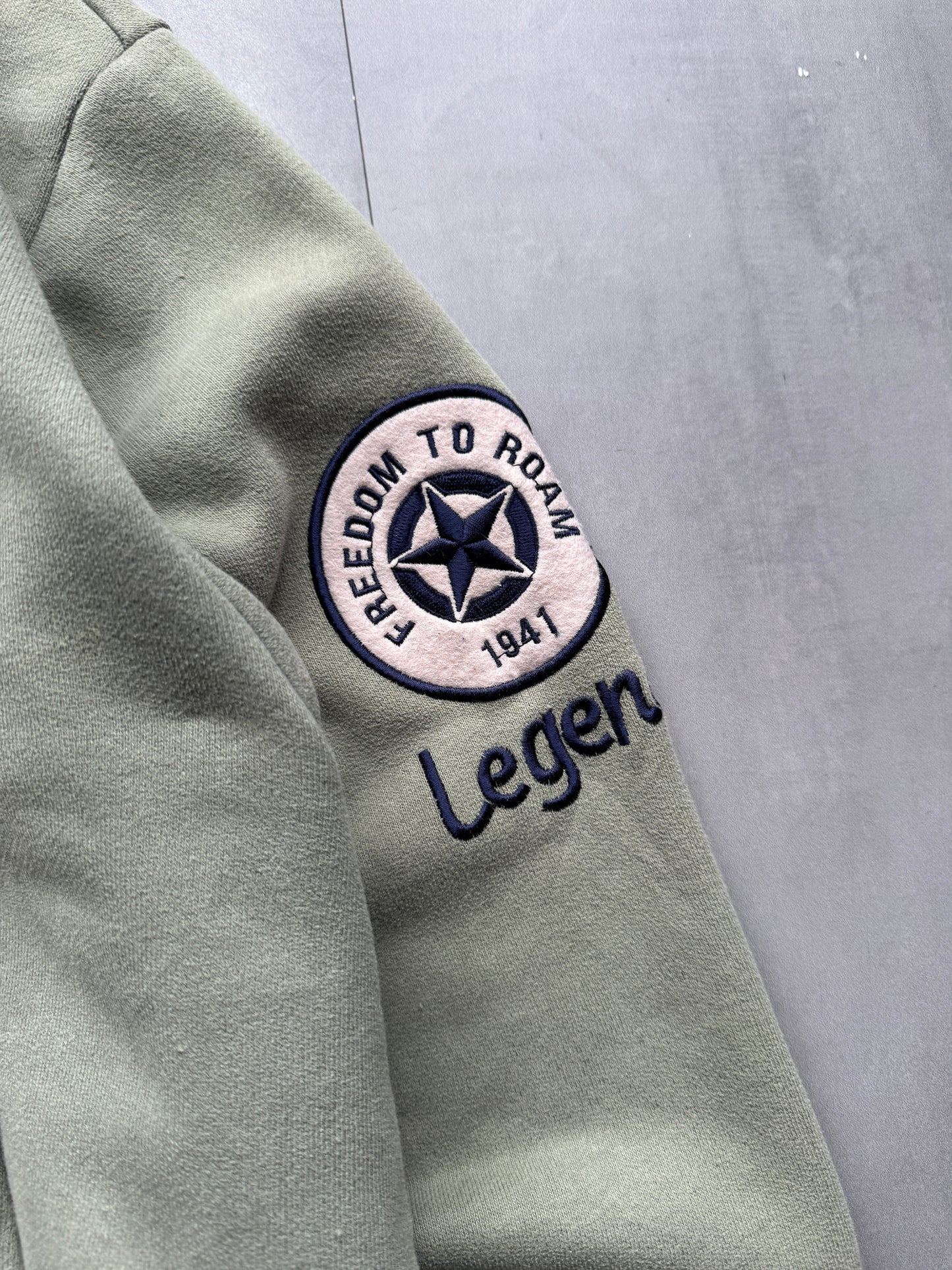 VINTAGE JEEP FADED GREEN 1/4 ZIP HOODIE - L