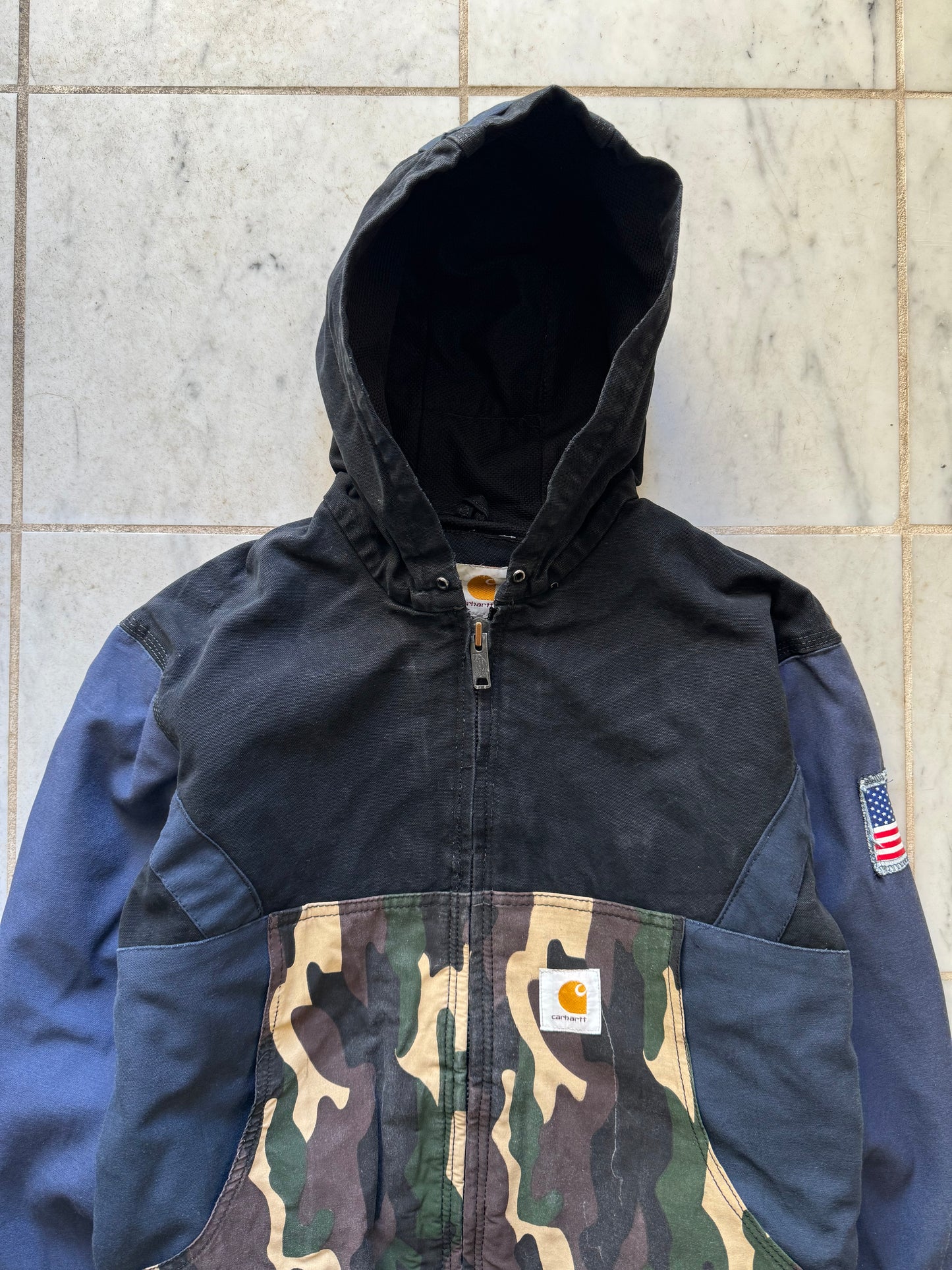 CARHARTT REWORKED CAMO PATTERN ACTIVE JACKET - MEDIUM