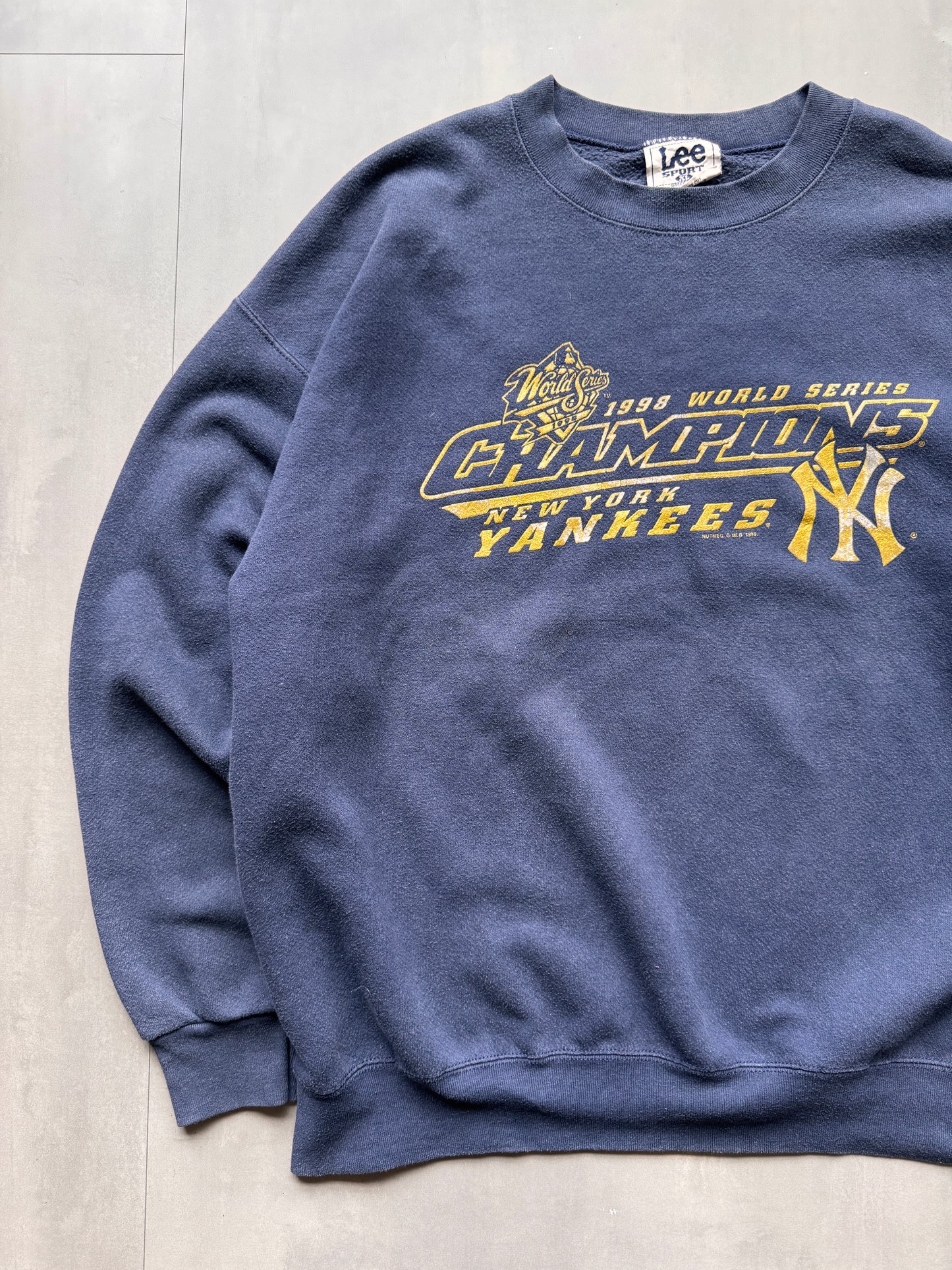 VINTAGE LEE NEW YORK YANKEES 1998 CHAMPIONS NAVY SWEATER - XL