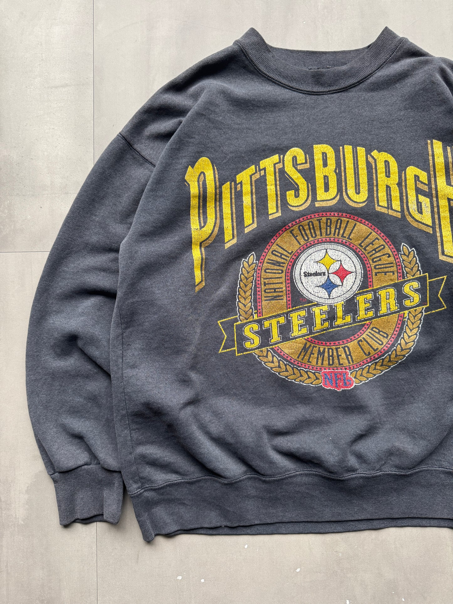 VINTAGE NUTMEG NFL PITTSBURGH STEELERS 90s GREY SWEATER - L