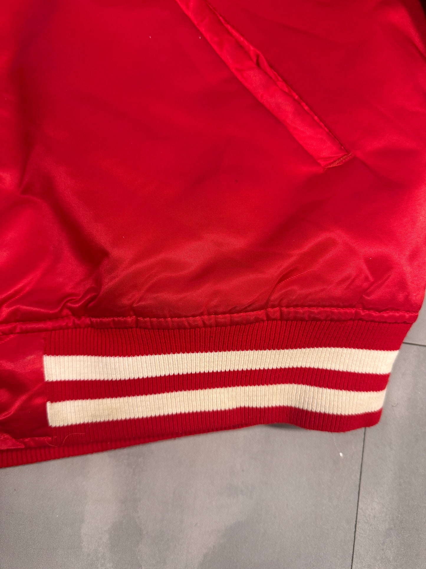VINTAGE NHL STARTER DETROIT RED WINGS RED SATIN BOMBER JACKET - L