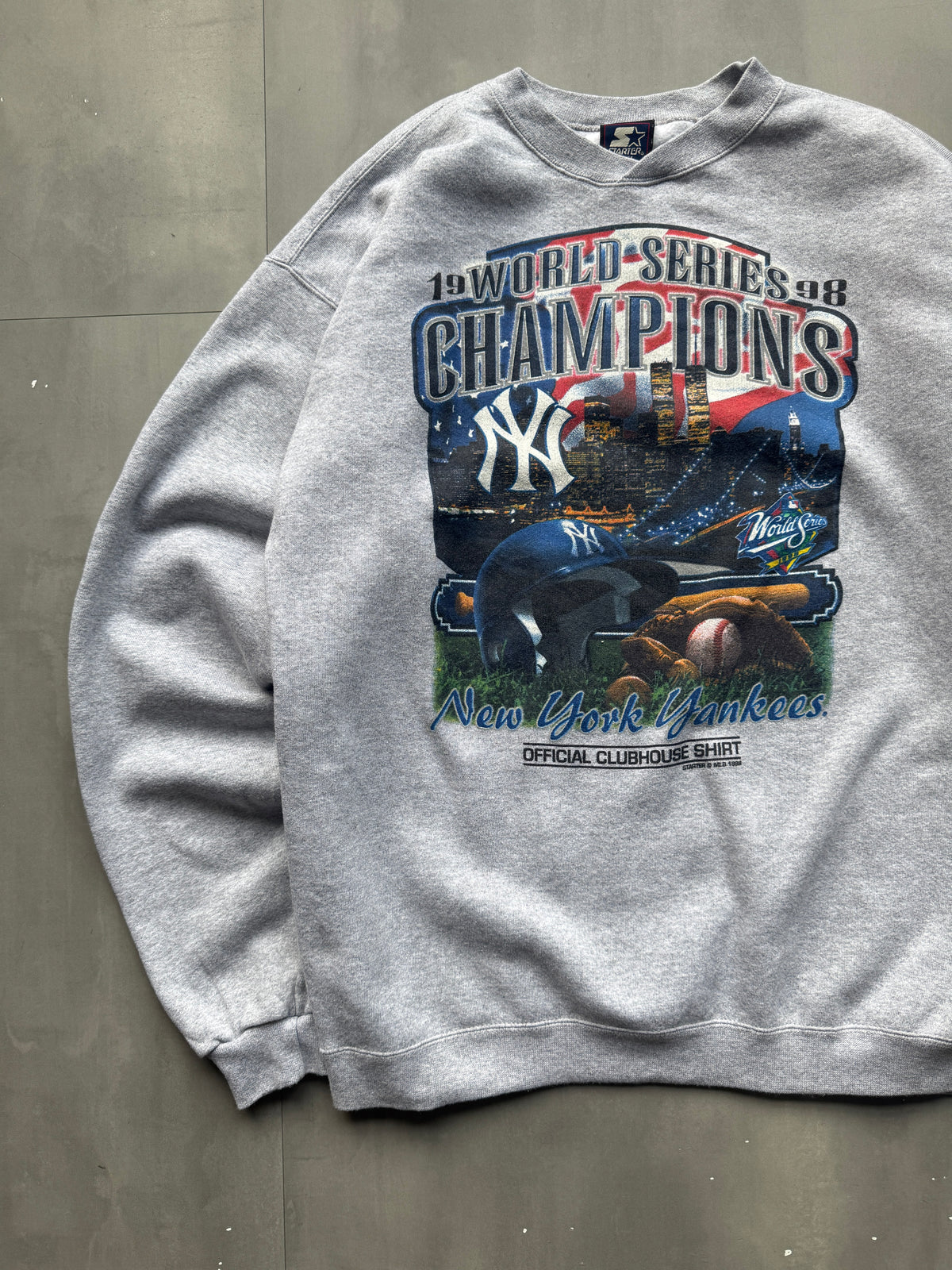 VINTAGE STARTER MLB NEW YORK YANKEES CHAMPIONS '98 SWEATER - L